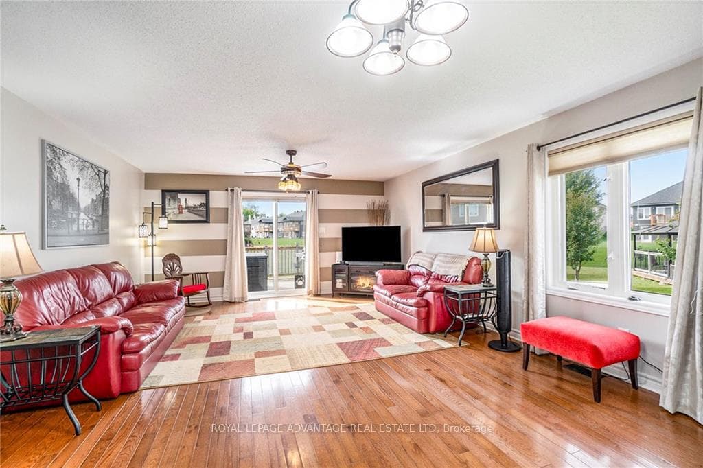49 LEE Avenue photo 4