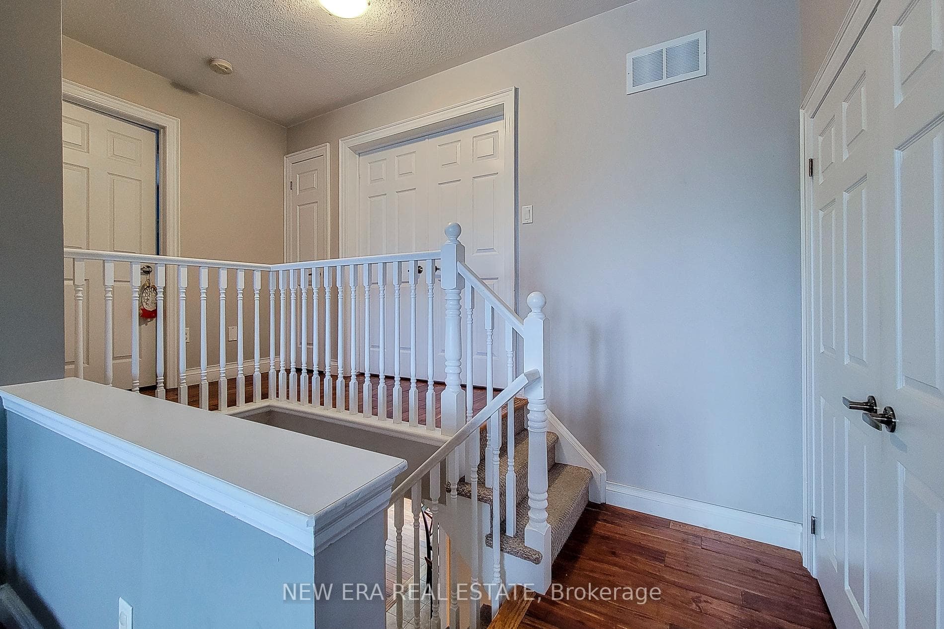 128 Montreal Circle photo 27
