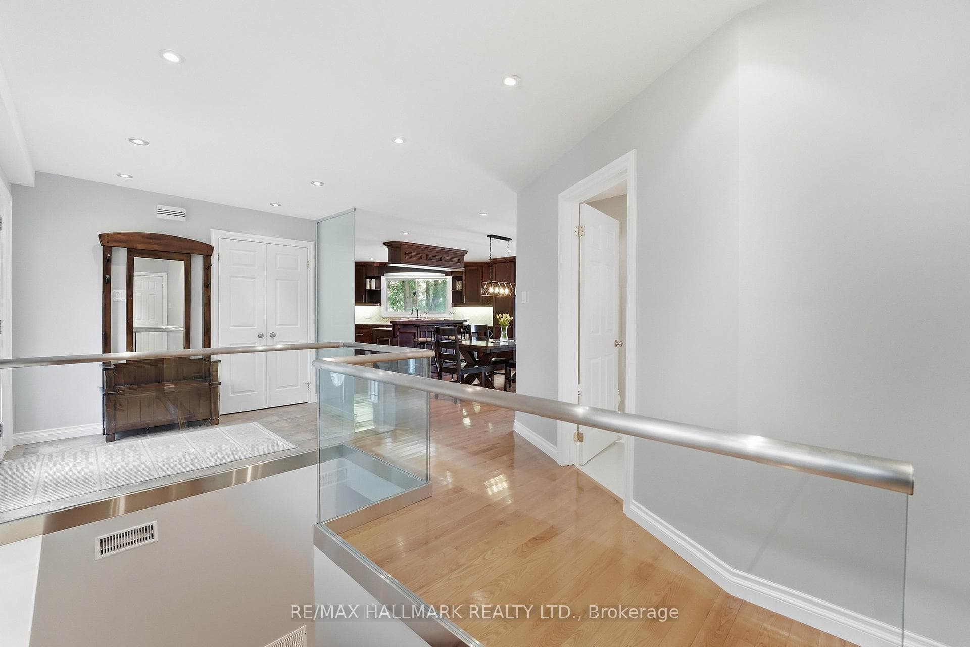 104 Riverbank Drive photo 12