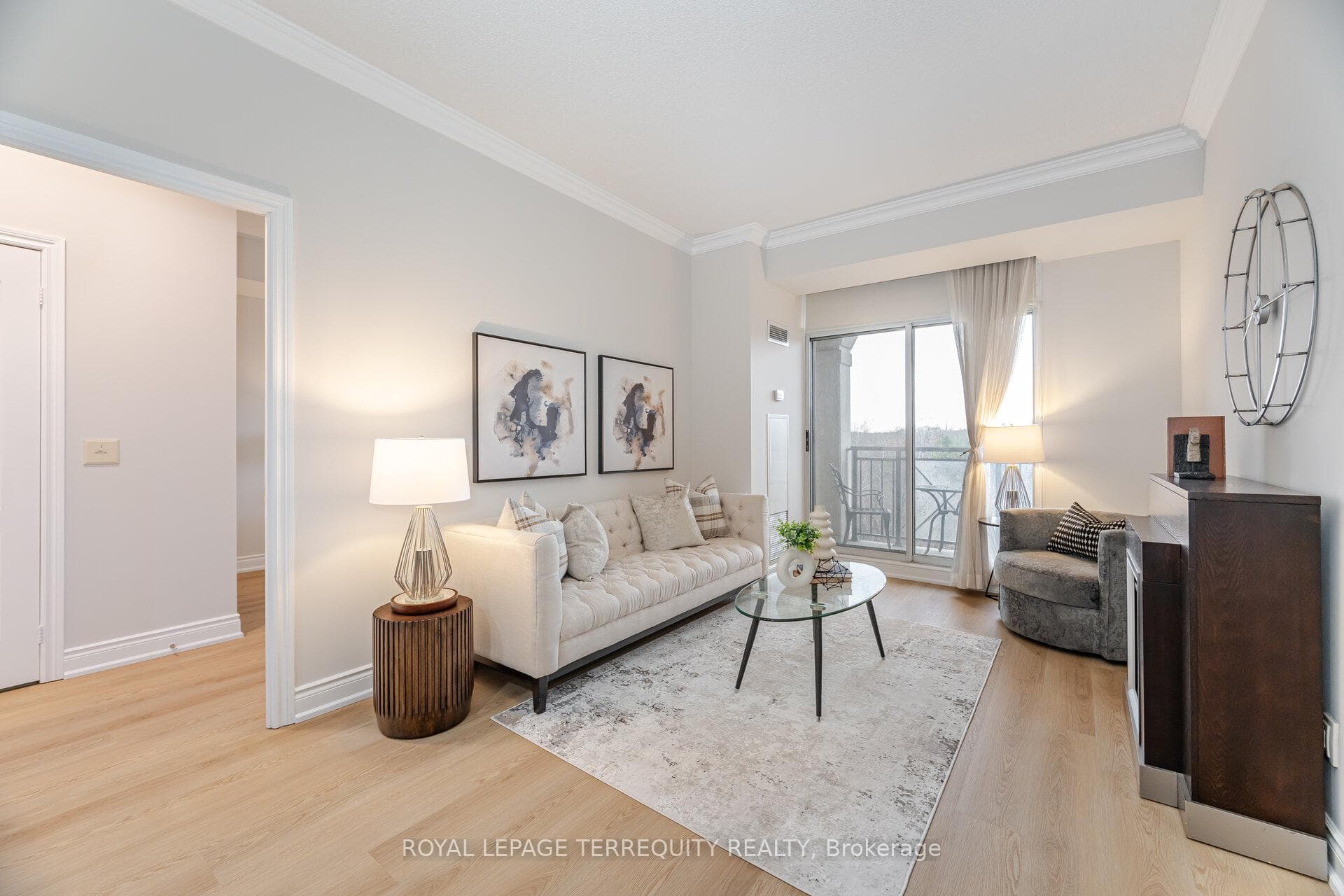1101 Leslie Street Unit 305 photo 15
