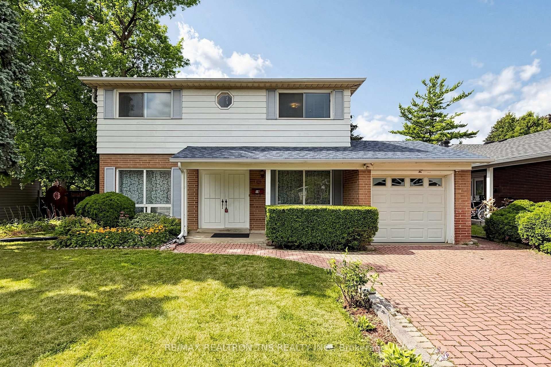 18 Lisburn Crescent photo 1