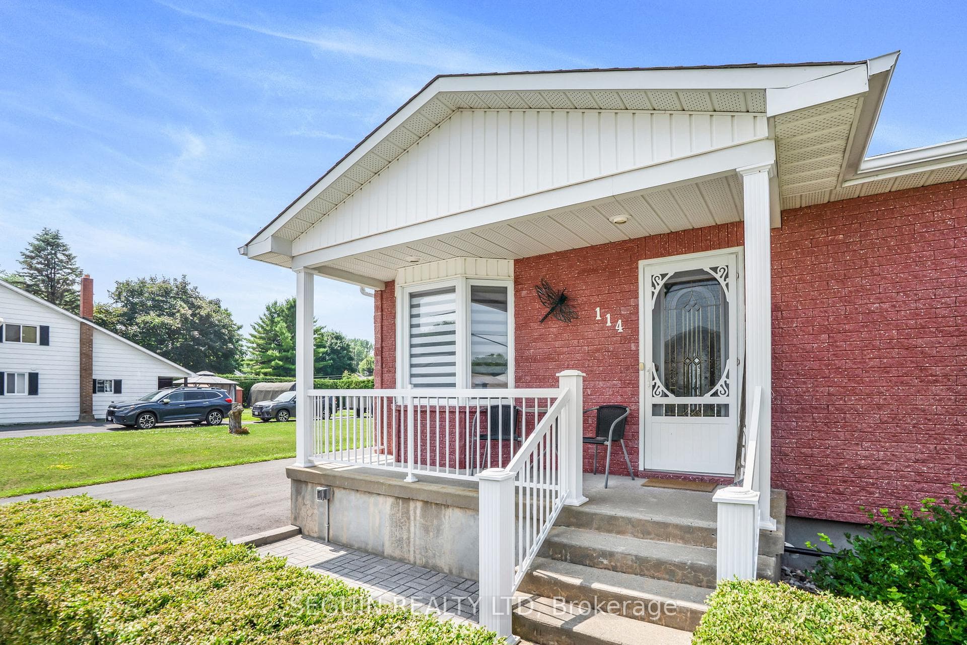 114 Stanley Avenue photo 8