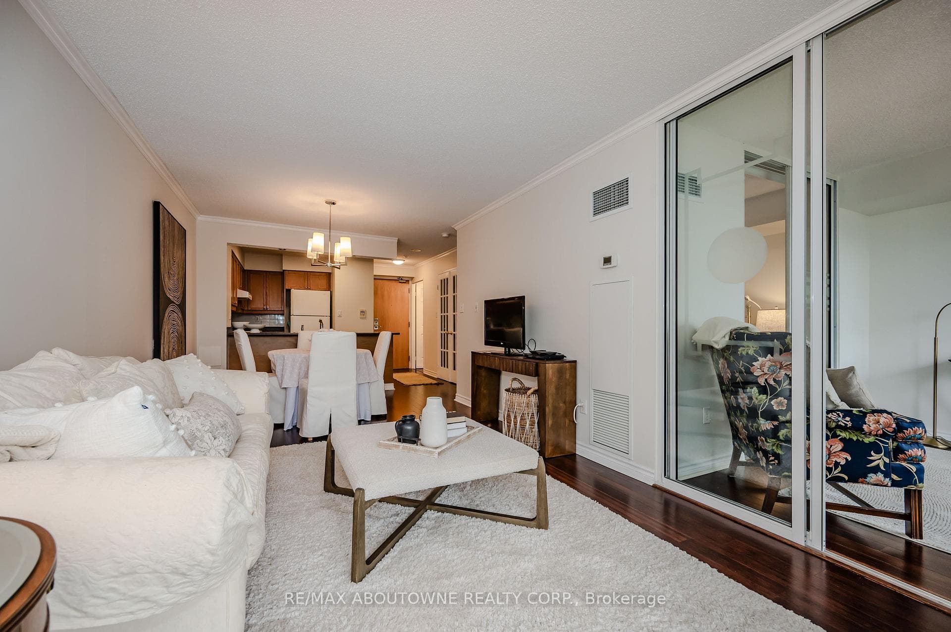 225 Merton Street Unit 509 photo 12