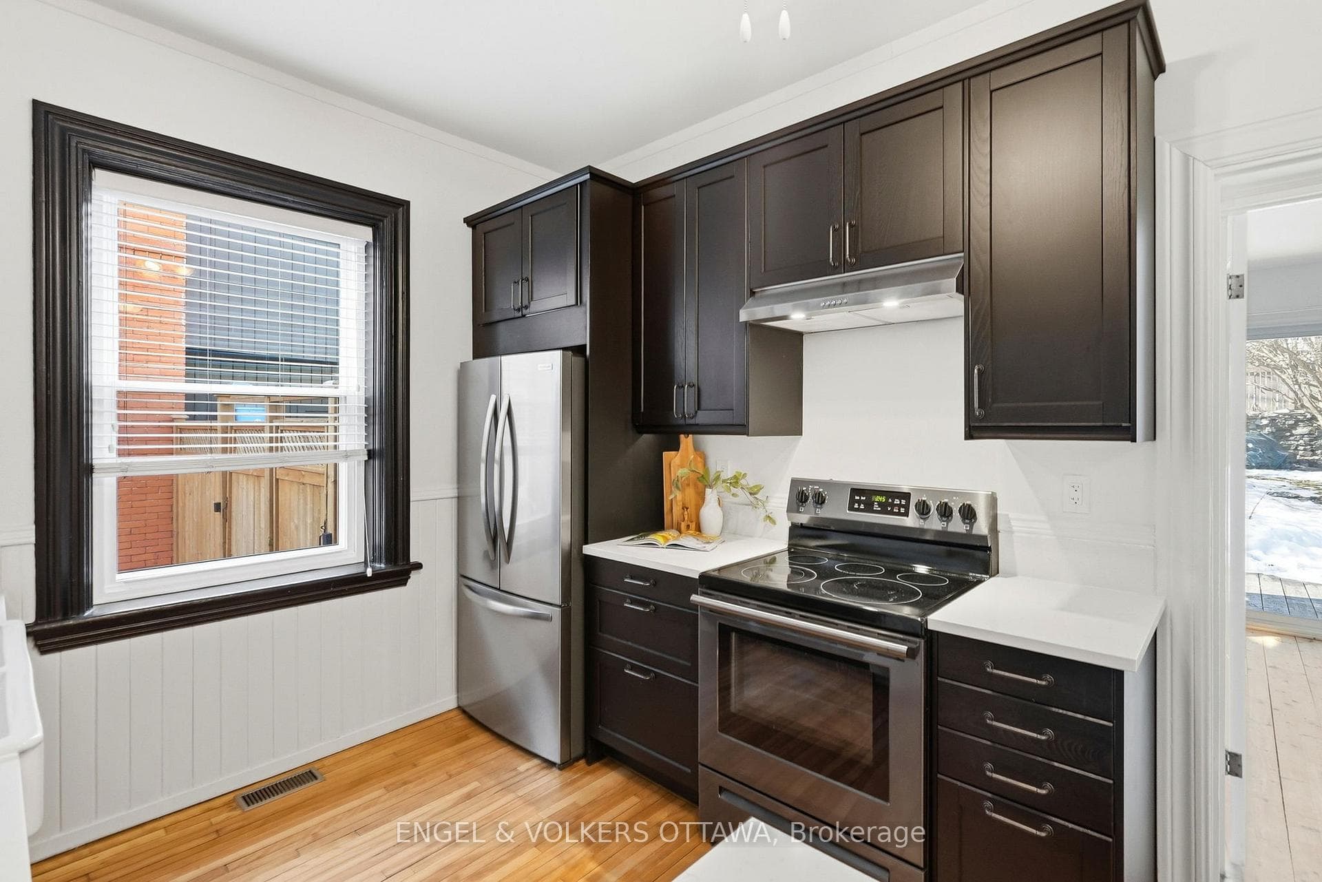 321 James Street photo 9