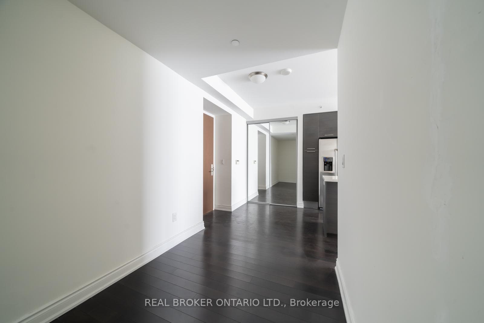 388 Yonge Street Unit 6204 photo 8