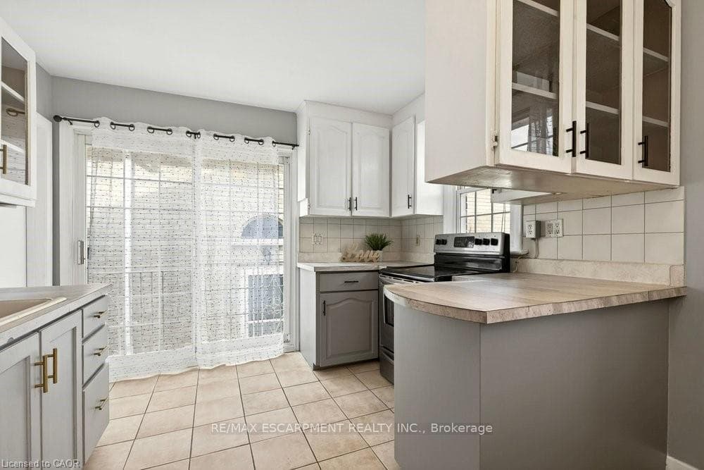 76 MARGARET Avenue photo 11