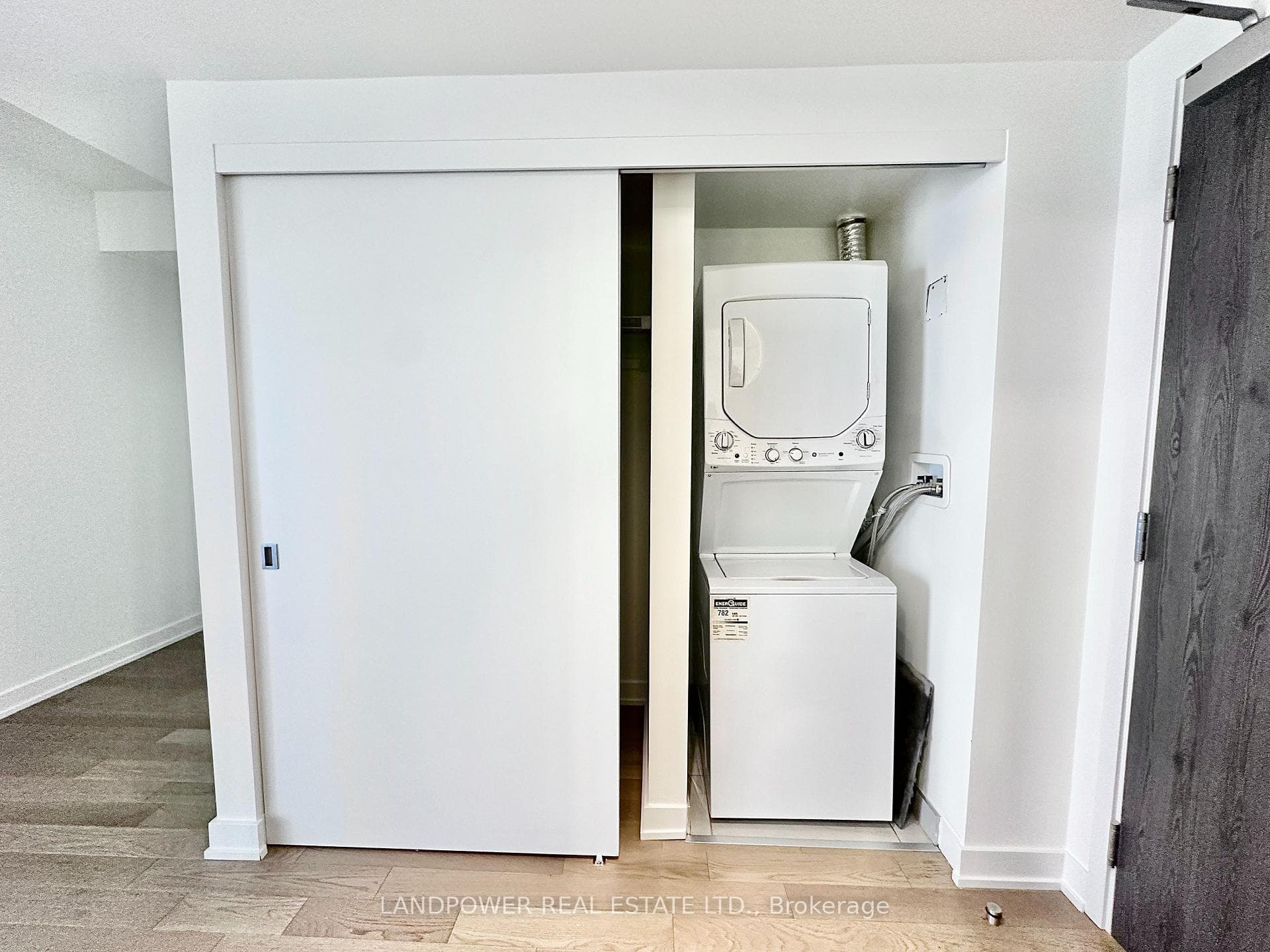 25 Richmond Street Unit 813 photo 12
