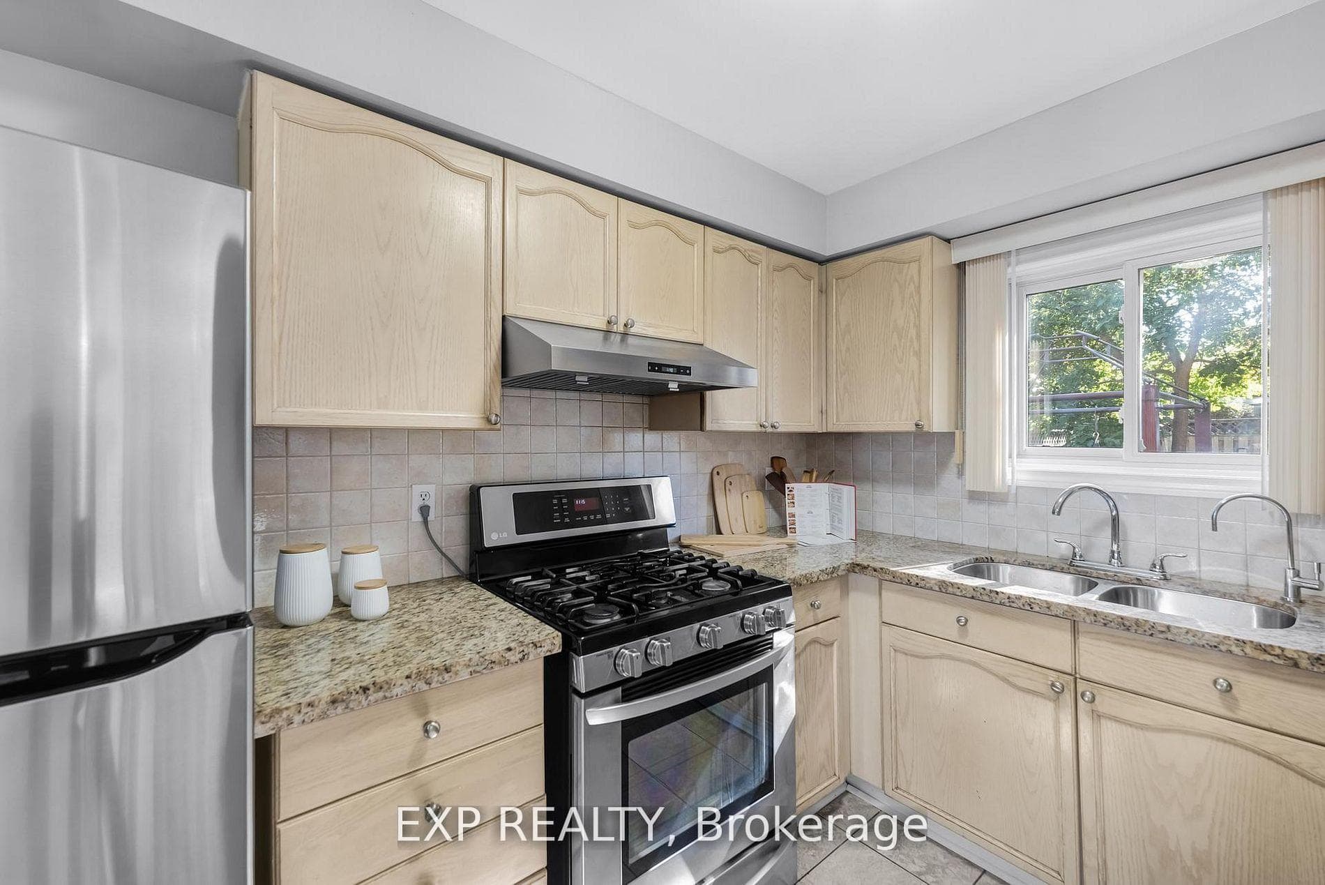 148 Taylorwood Avenue photo 8