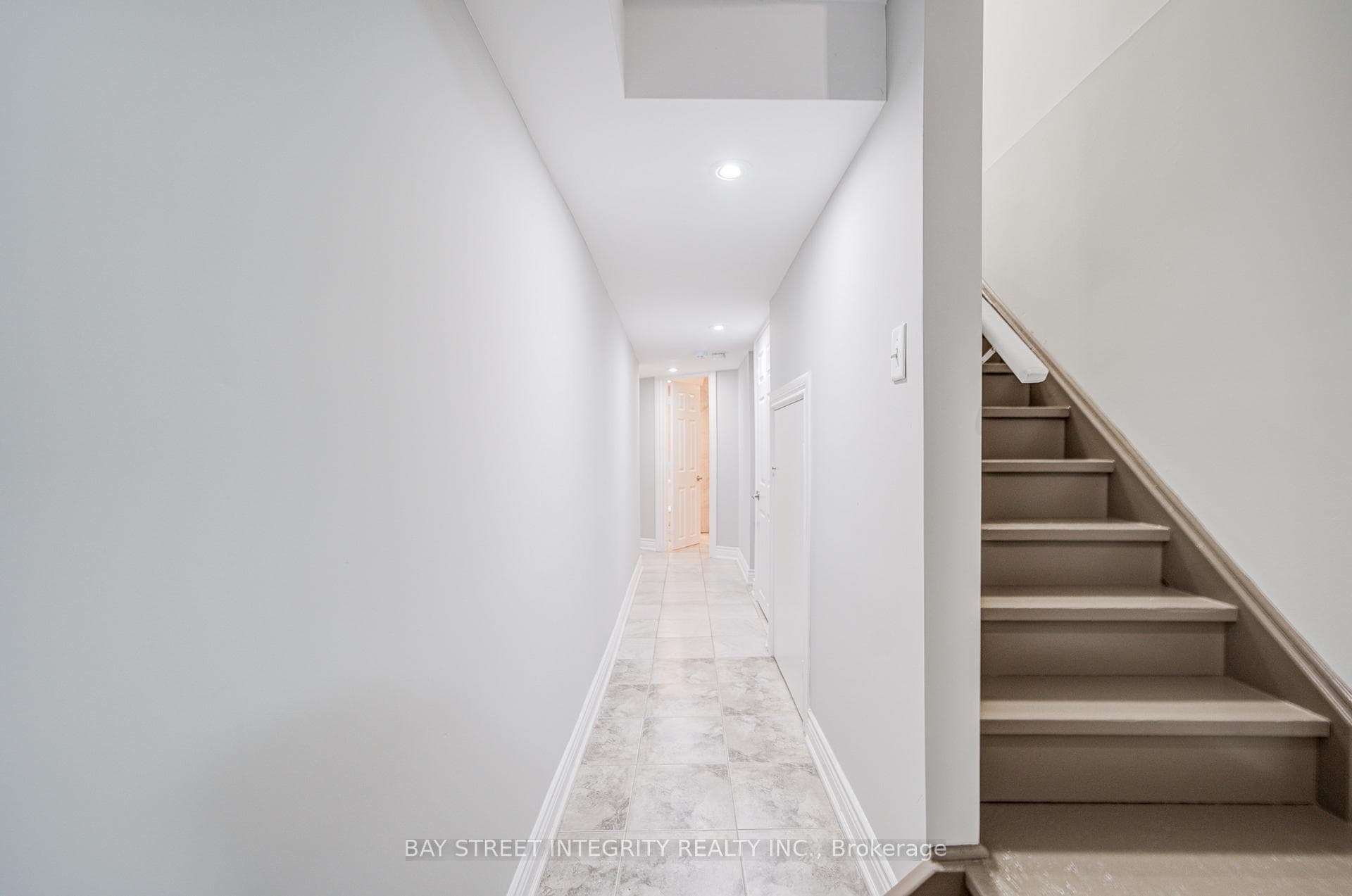 108 Catalpa Crescent photo 35