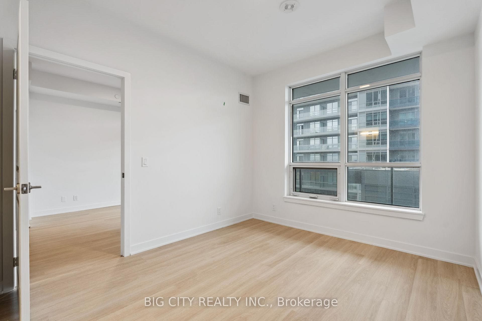 30 Upper Mall Way Unit 808 photo 17