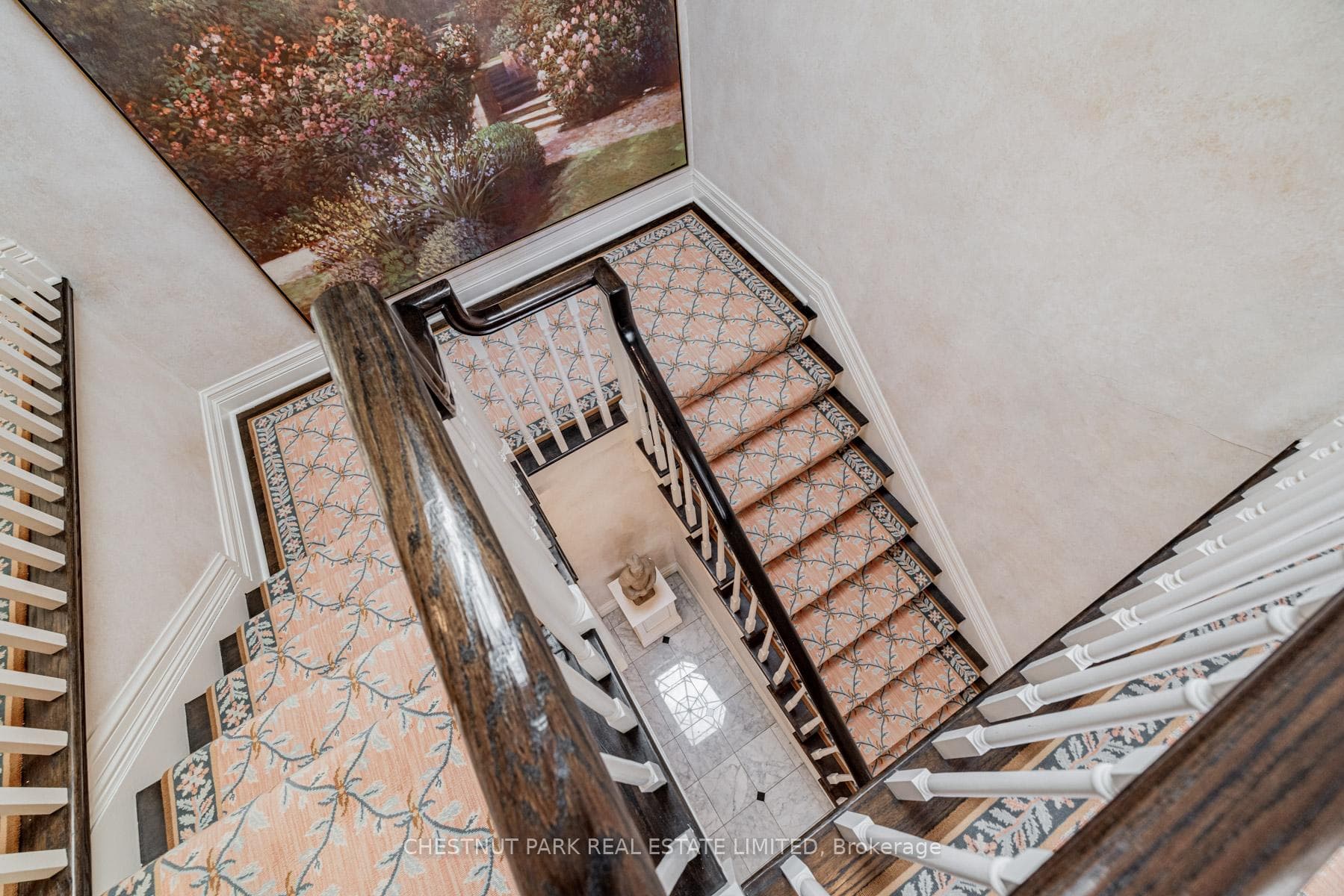 188 Roxborough Drive photo 11