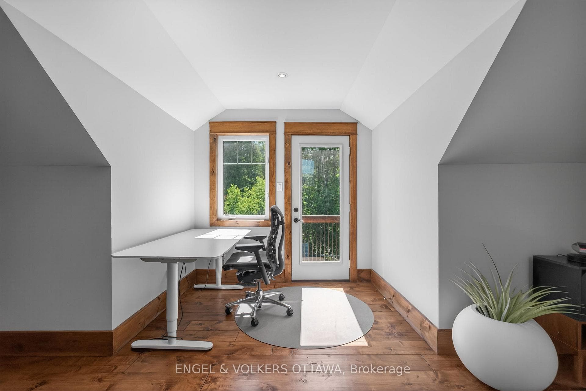 2nd floor office or 4th bedroom