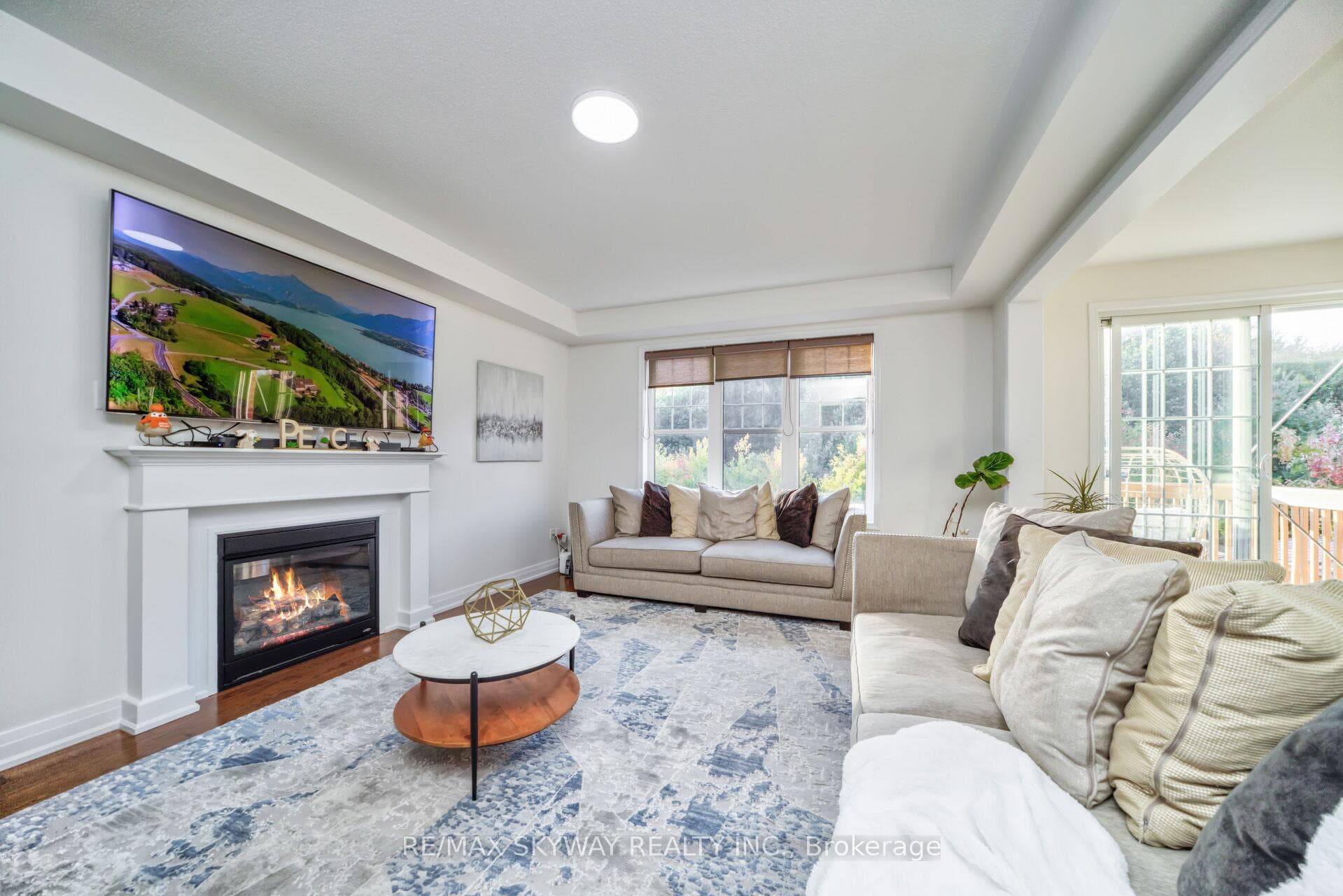 90 Aylesbury Drive photo 12