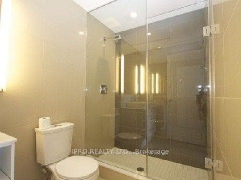 21 Clairtrell Road Unit 407 photo 3