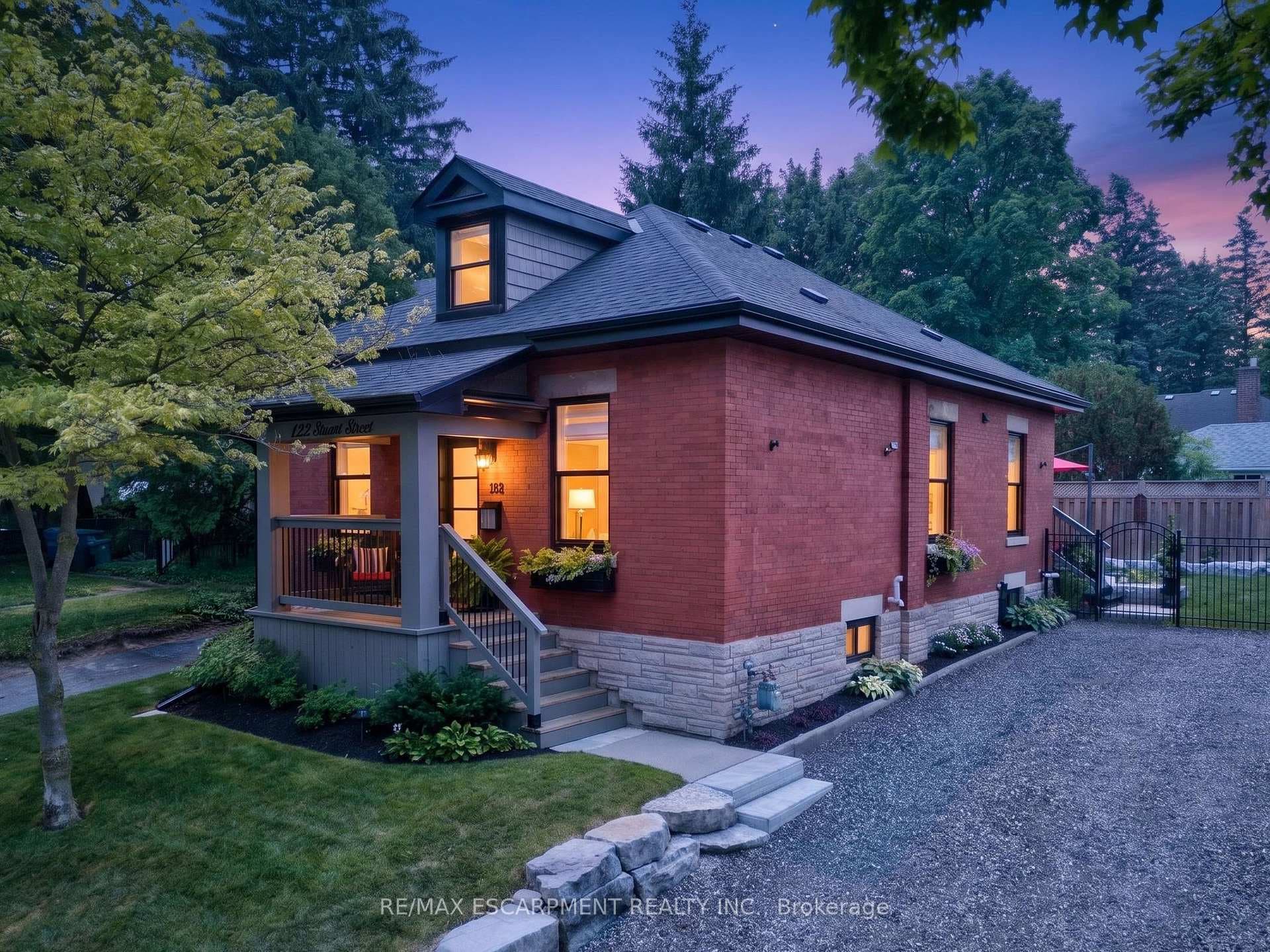 122 Stuart Street photo 2