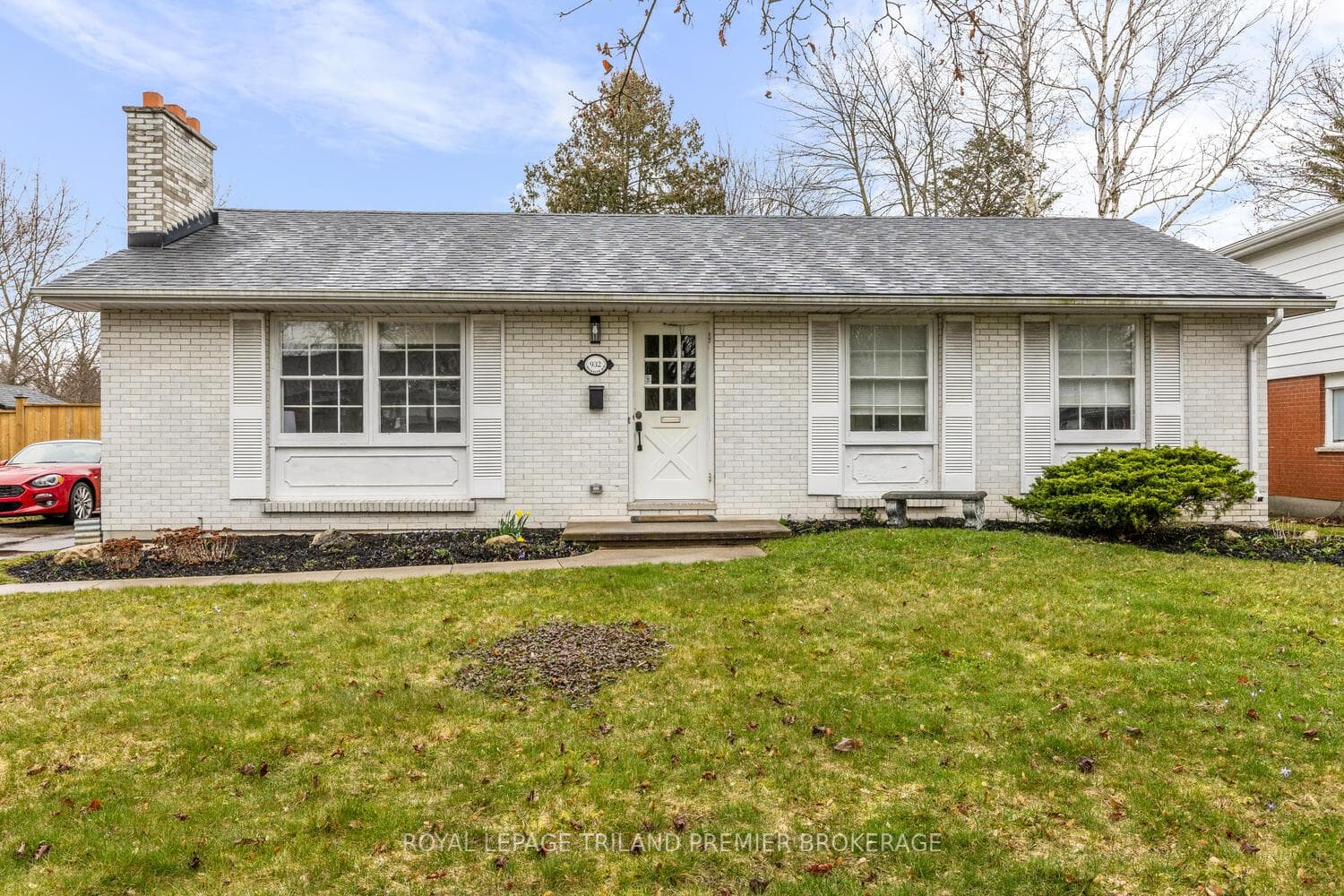 932 Dalkeith Avenue photo 1