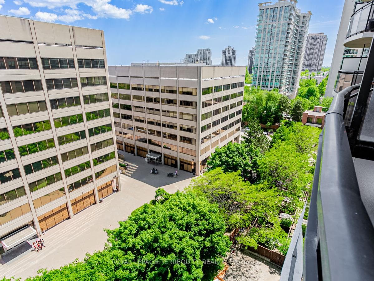 33 Sheppard Avenue Unit 1111 photo 21