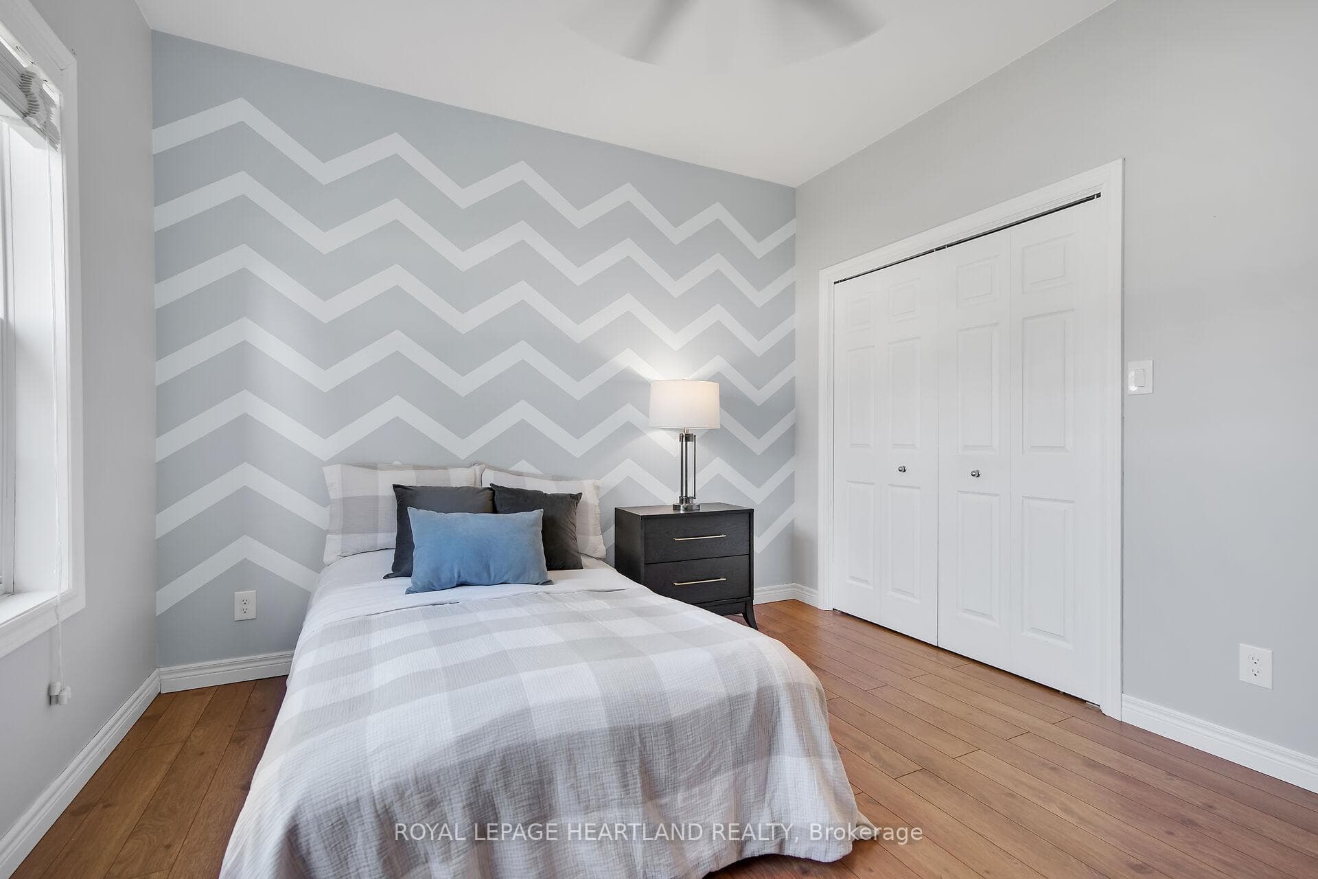 532 Carling Street photo 32