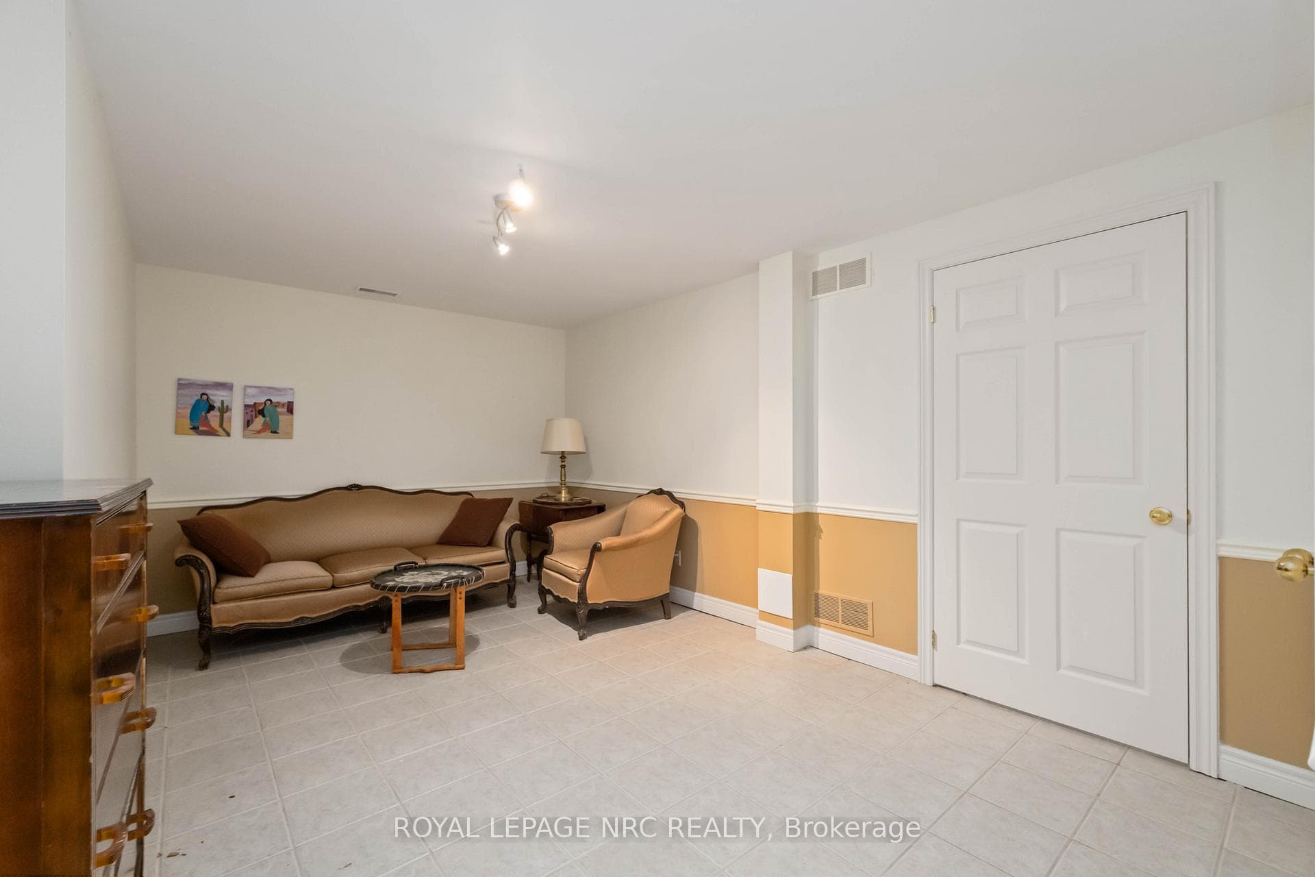 192 Woodside Drive photo 24