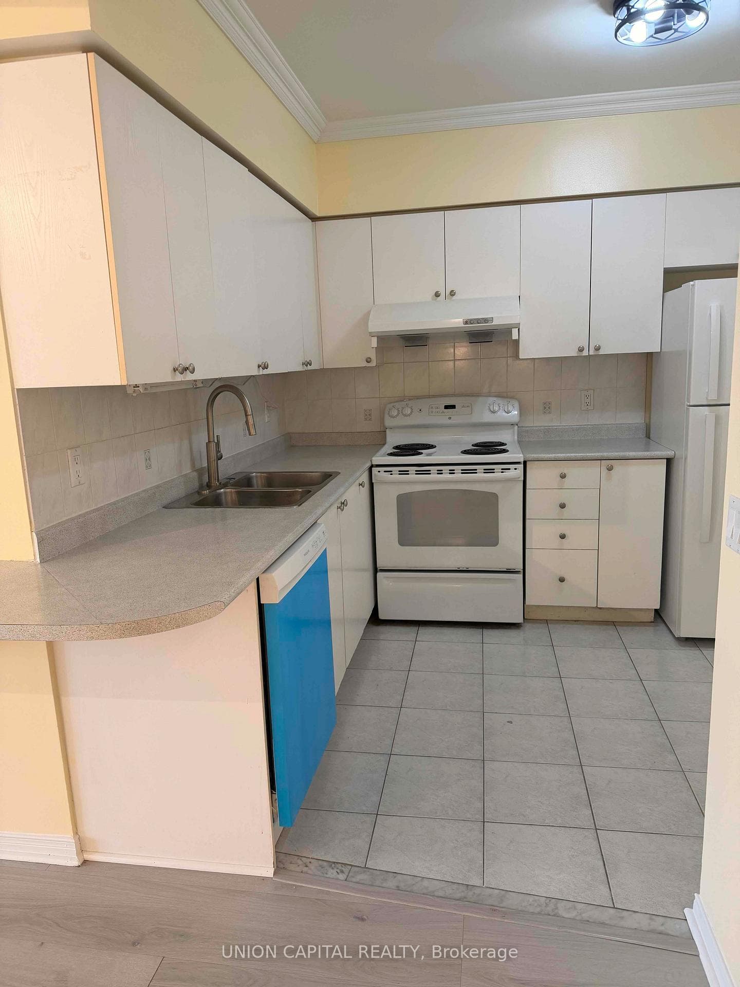 7398 Yonge Street Unit 311 photo 4