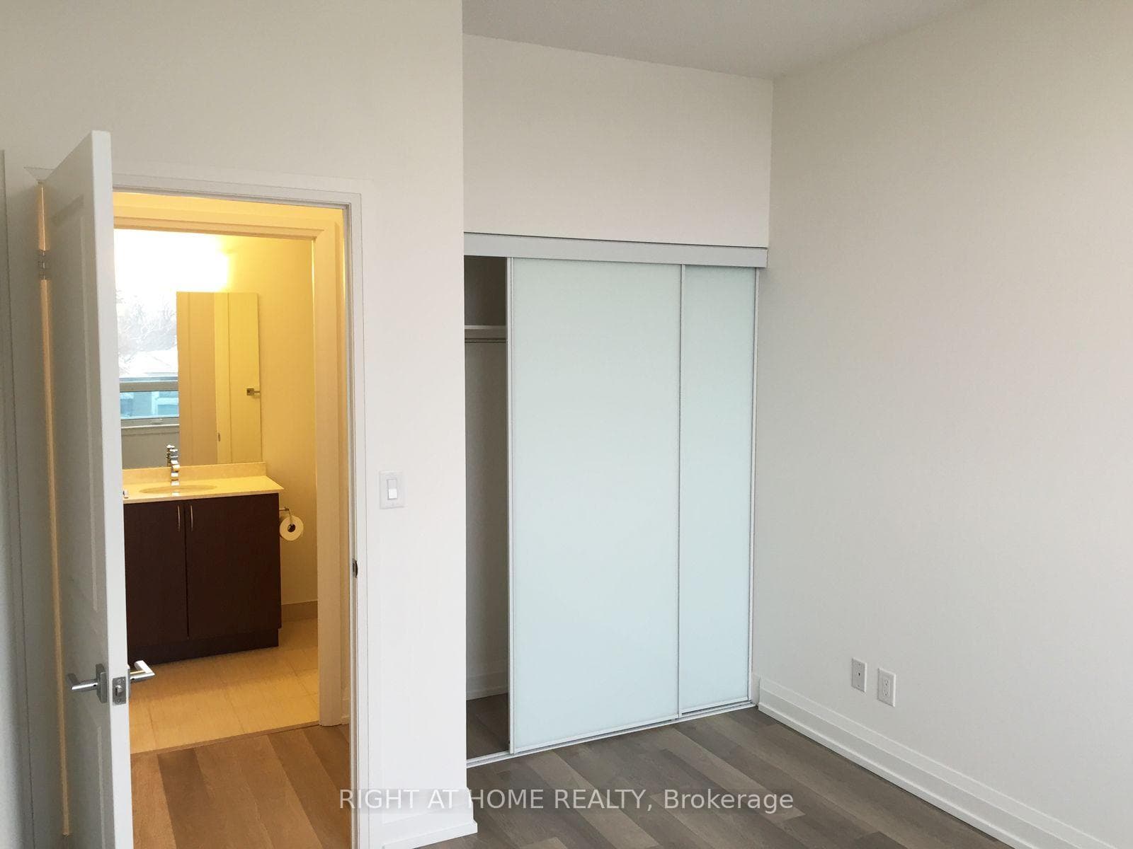 7165 Yonge Street Unit 317 photo 7