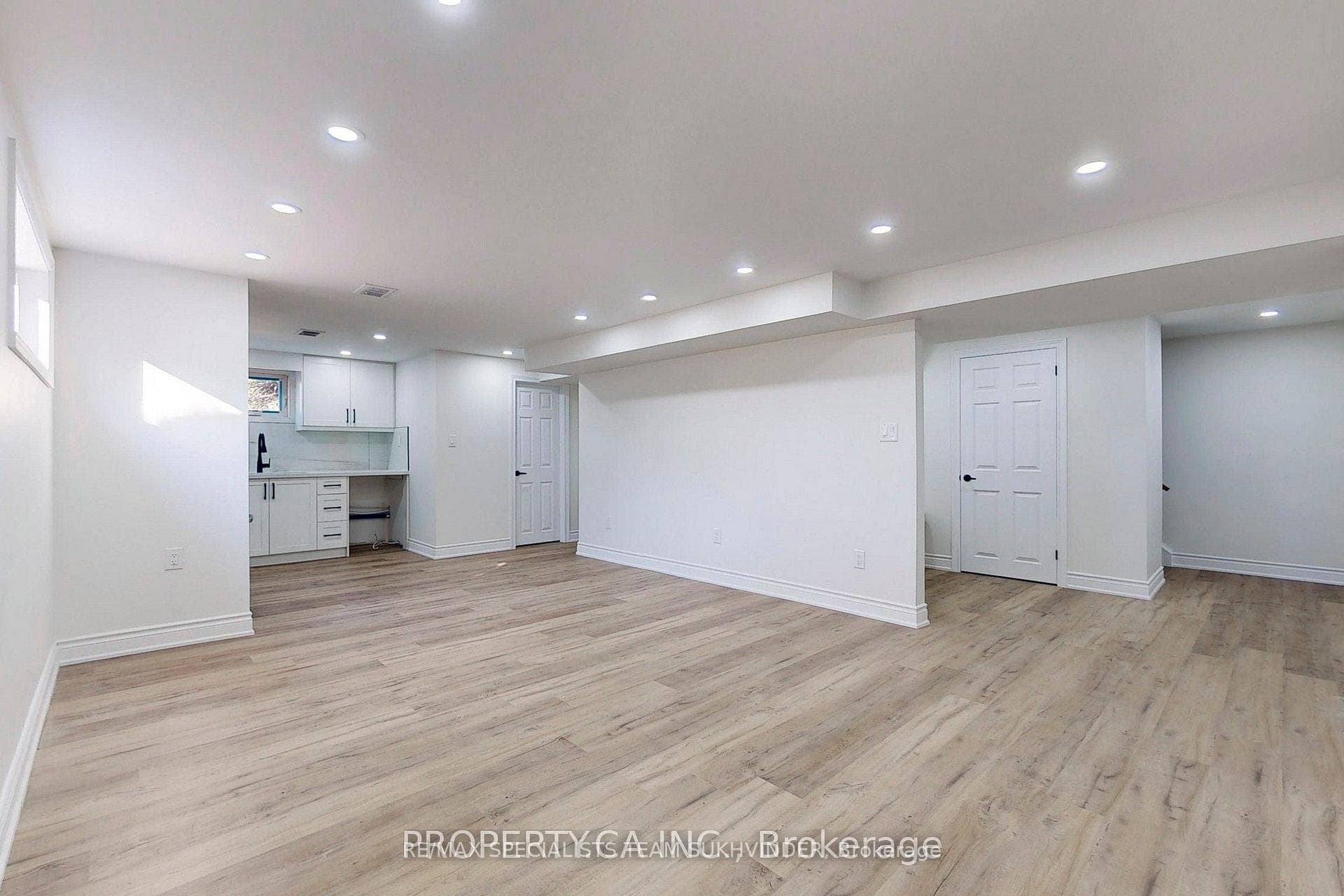 80 Cynthia Road Unit Lower photo 2