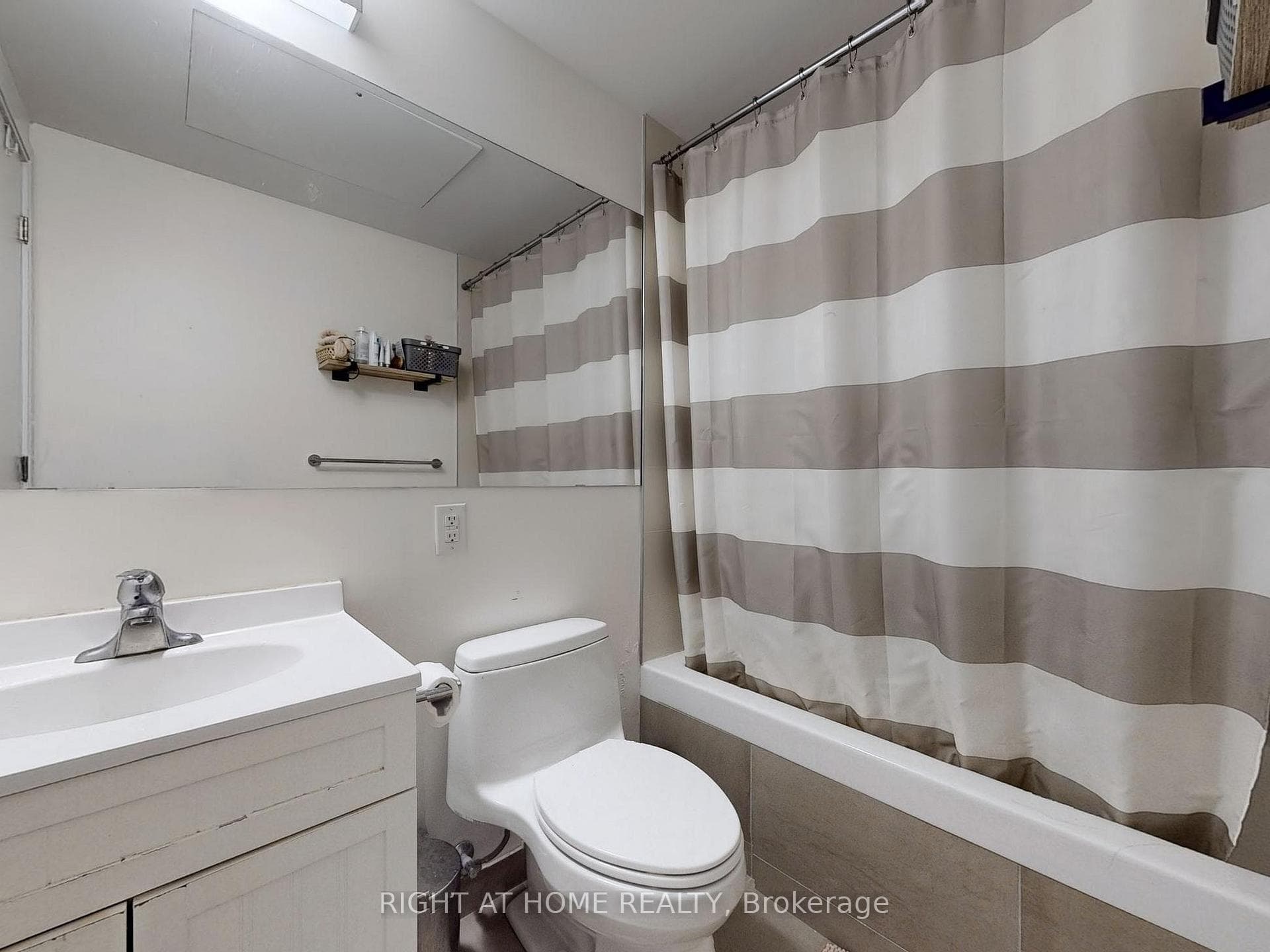 50 Charles Street Unit 3213 photo 20