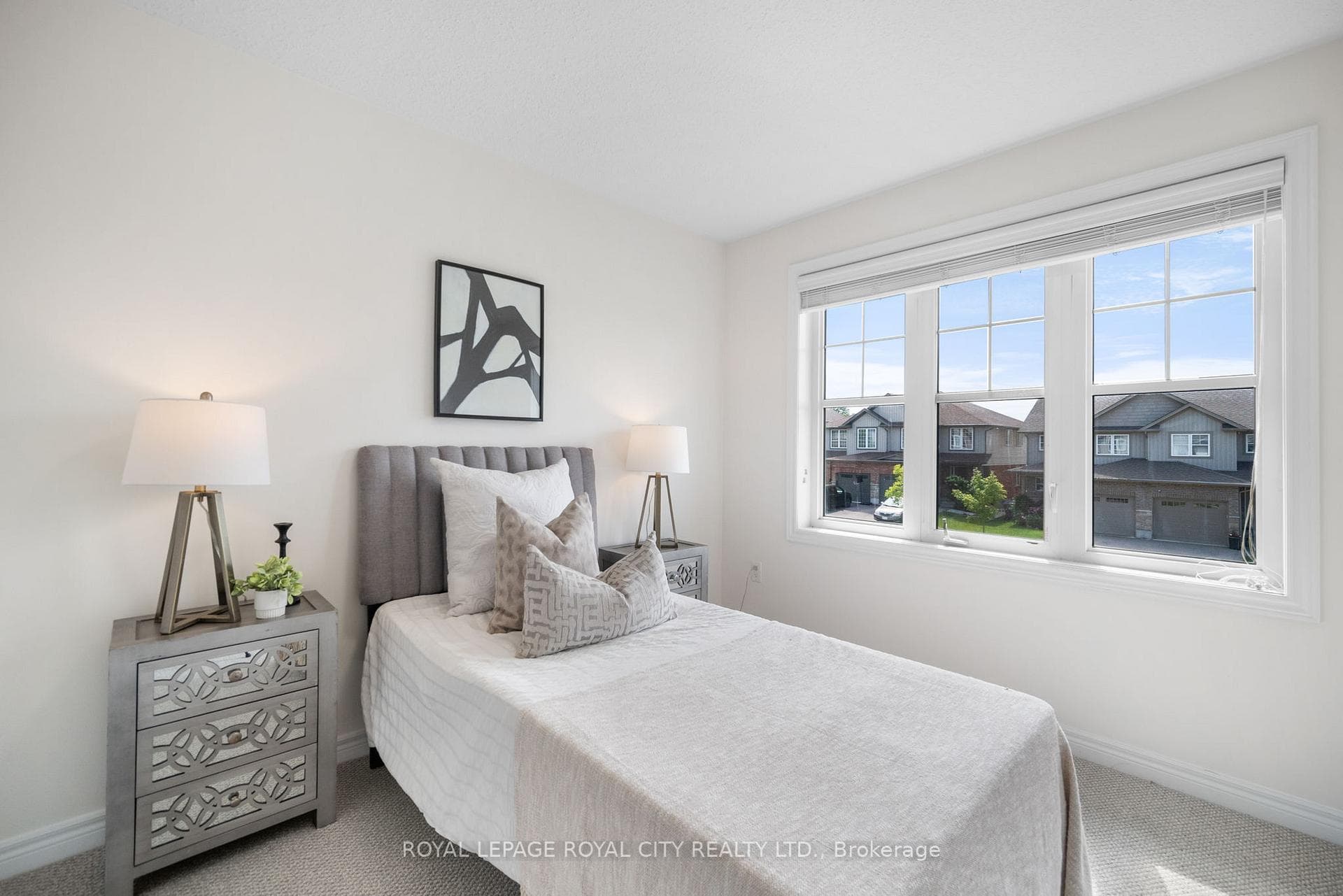 78 Couling Crescent photo 12