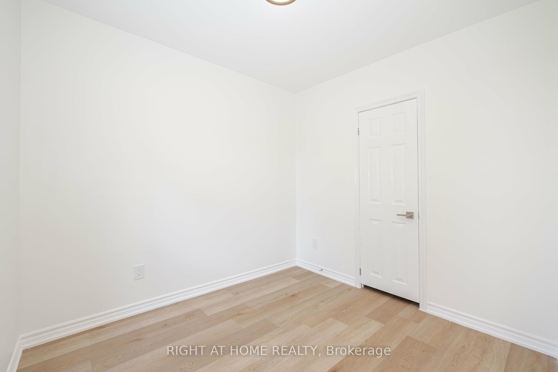 163 Bruce Street photo 19