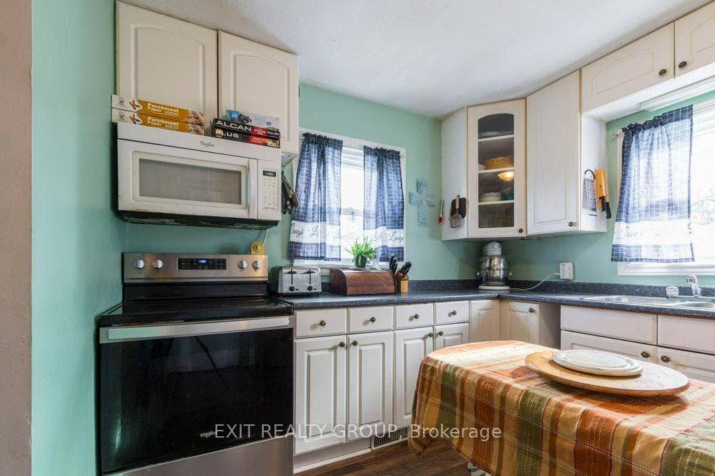 240 Sidney Street photo 7