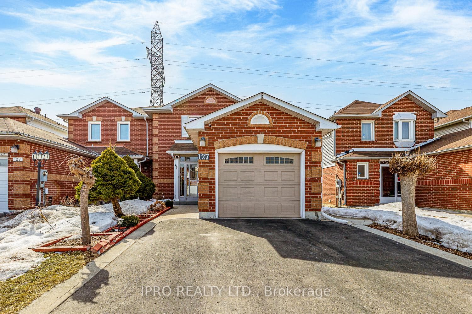 127 Meadowlark Drive photo 2