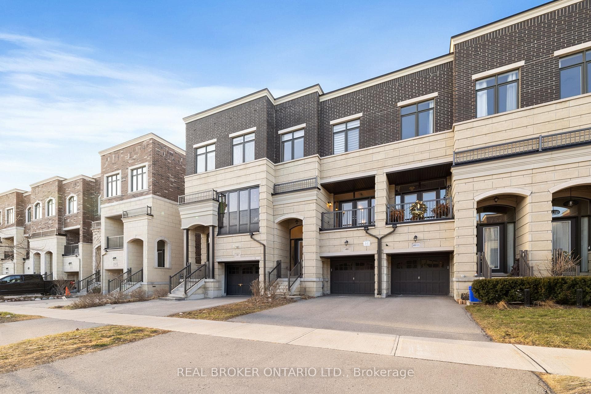 46 Arianna Crescent photo 1