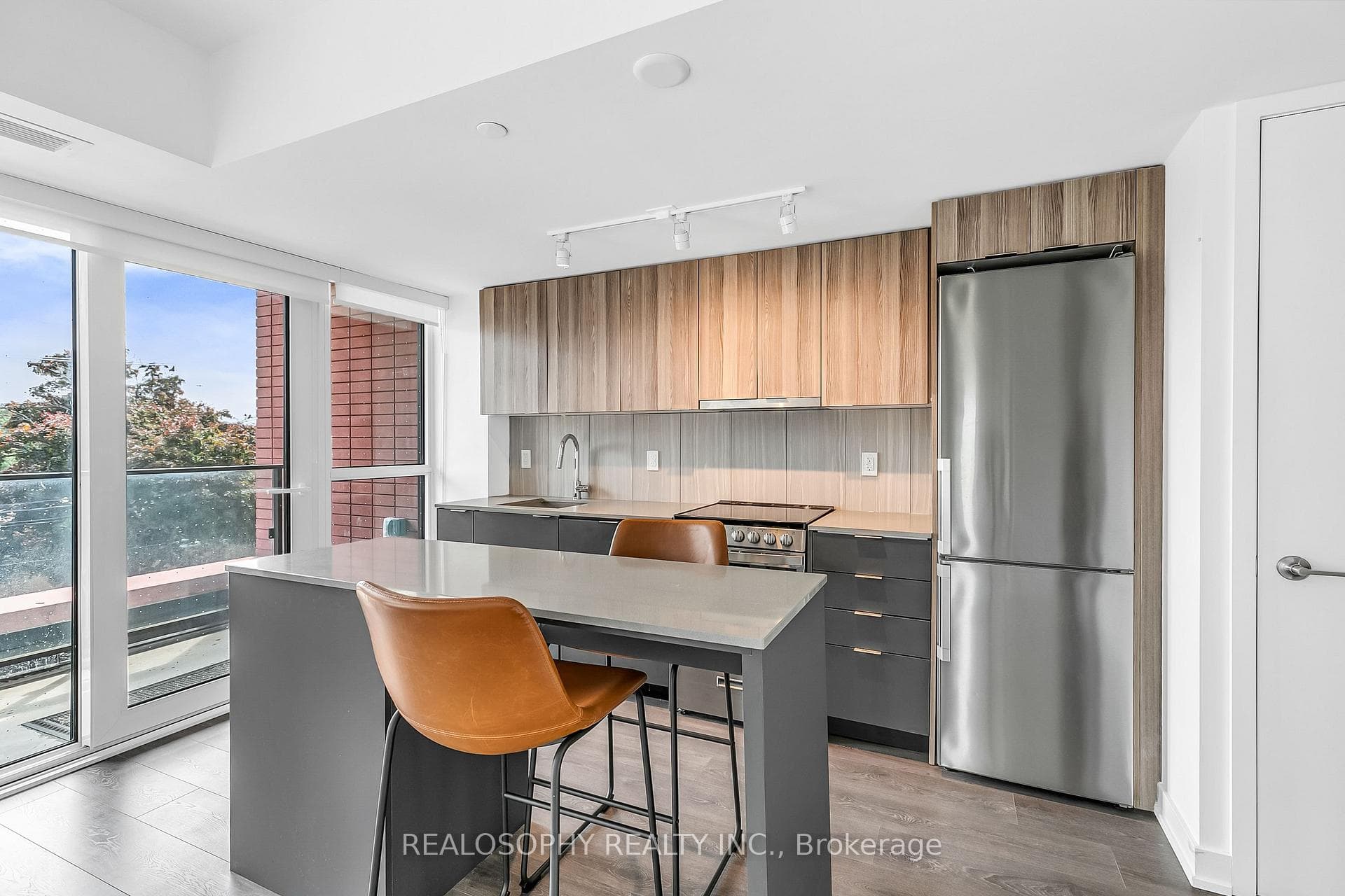 8 Tippett Road Unit 306 photo 5