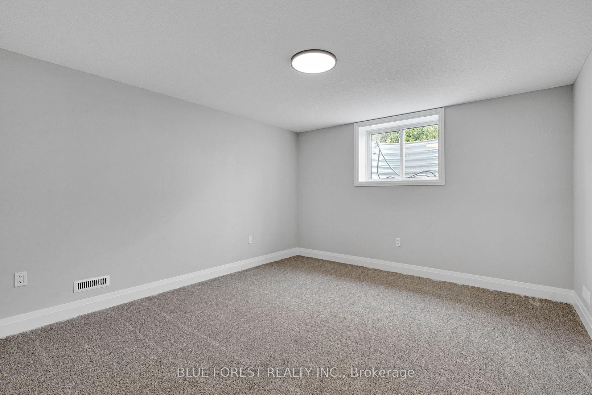 147 SHIRLEY Street photo 35