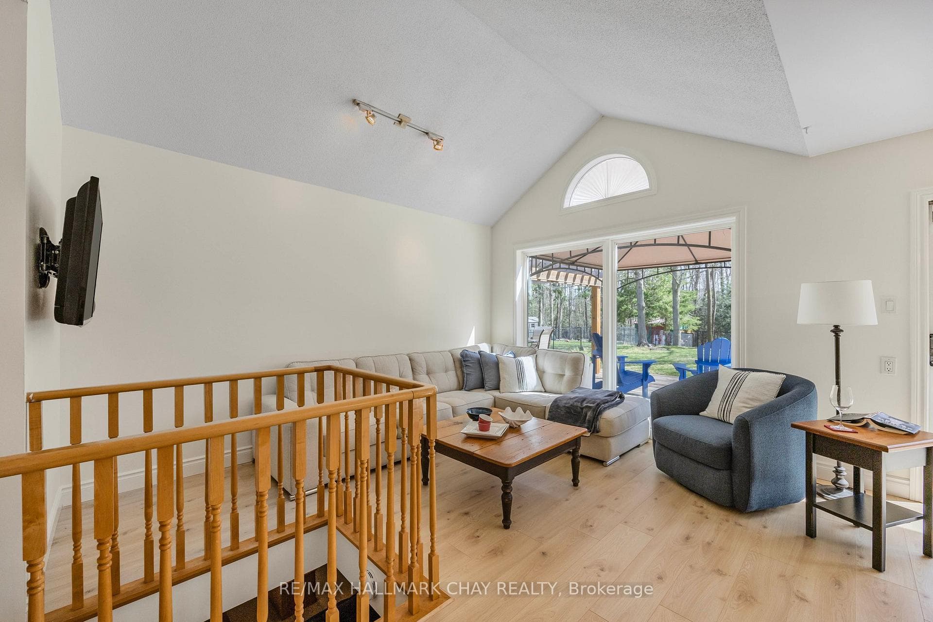 186 Columbia Road photo 10