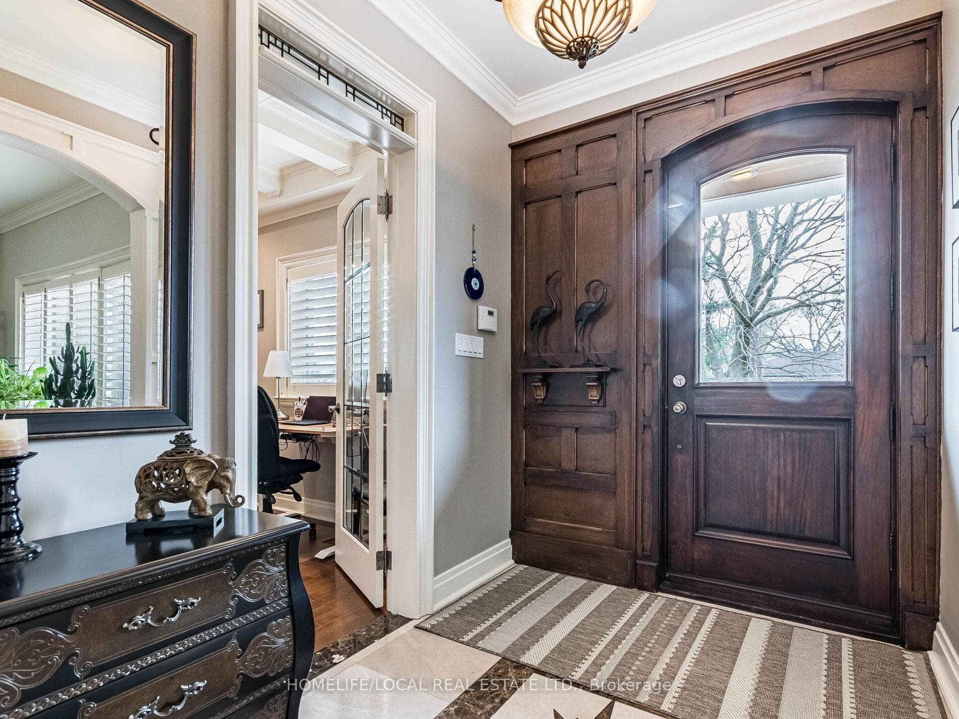 16 Acton Avenue photo 4