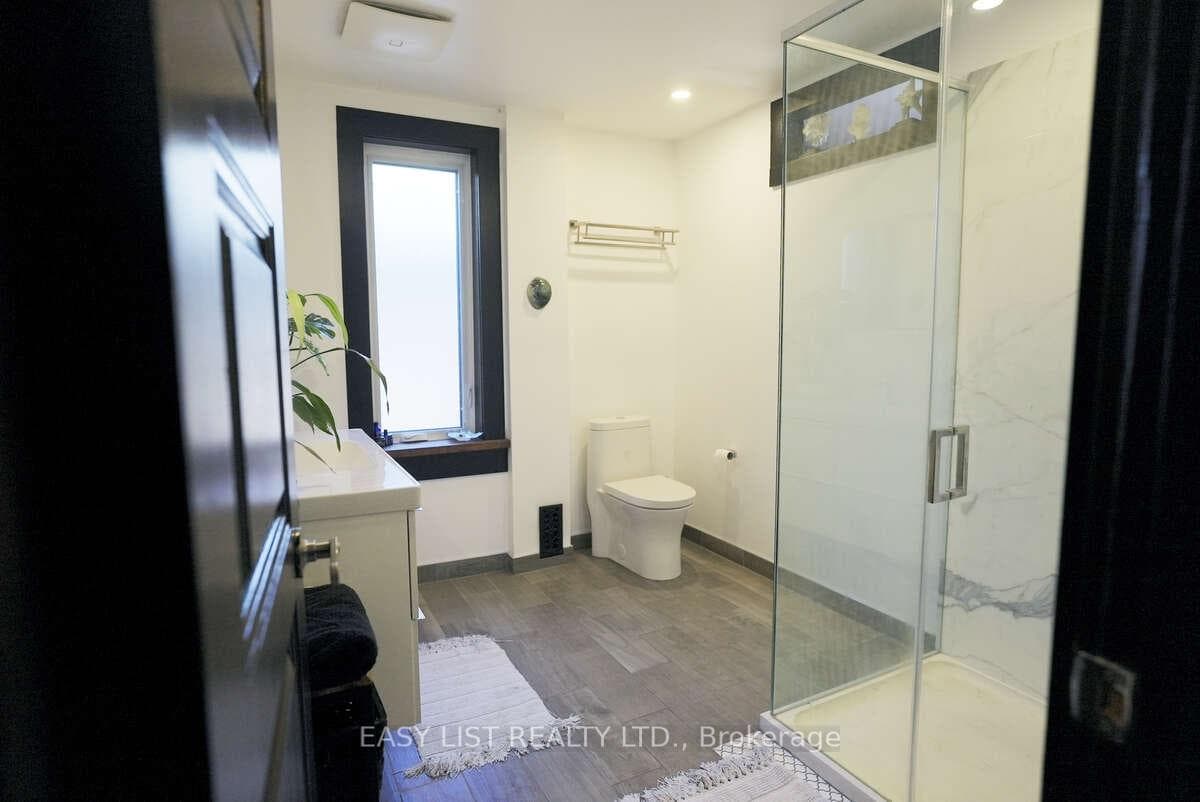 46 Coxwell Avenue photo 18