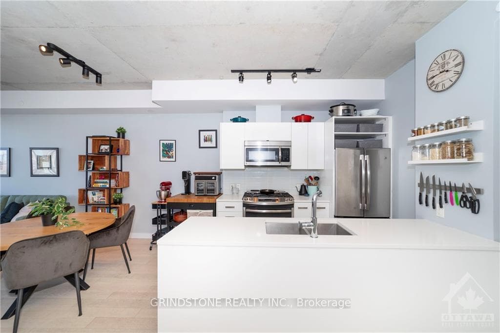 224 LYON Street Unit 807 photo 5