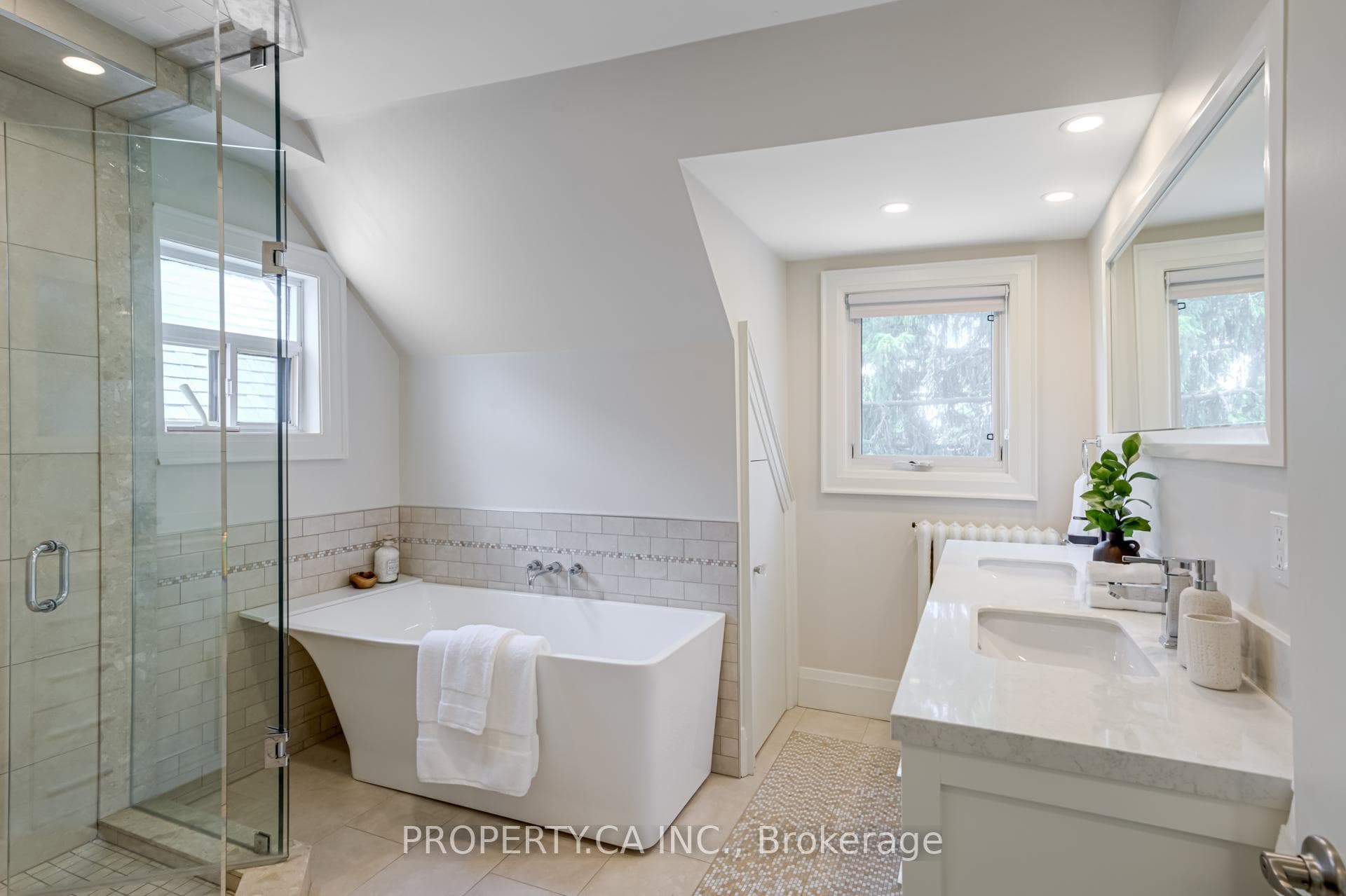 170 Sunnyside Avenue Unit Upper photo 24