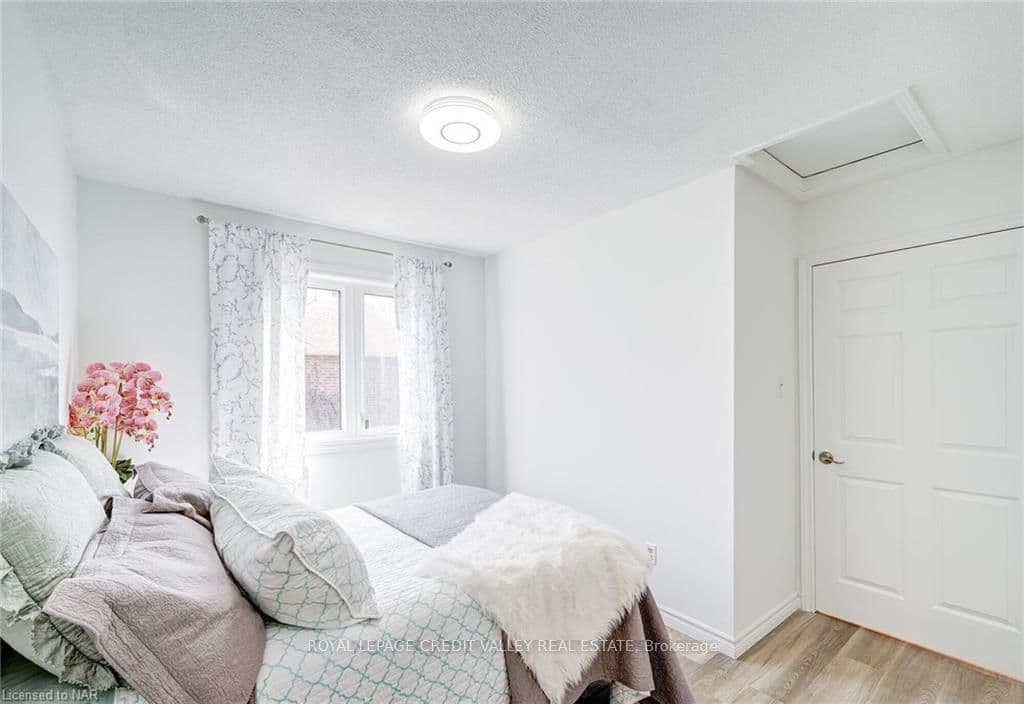 122 BUNTING Road Unit 53 photo 21
