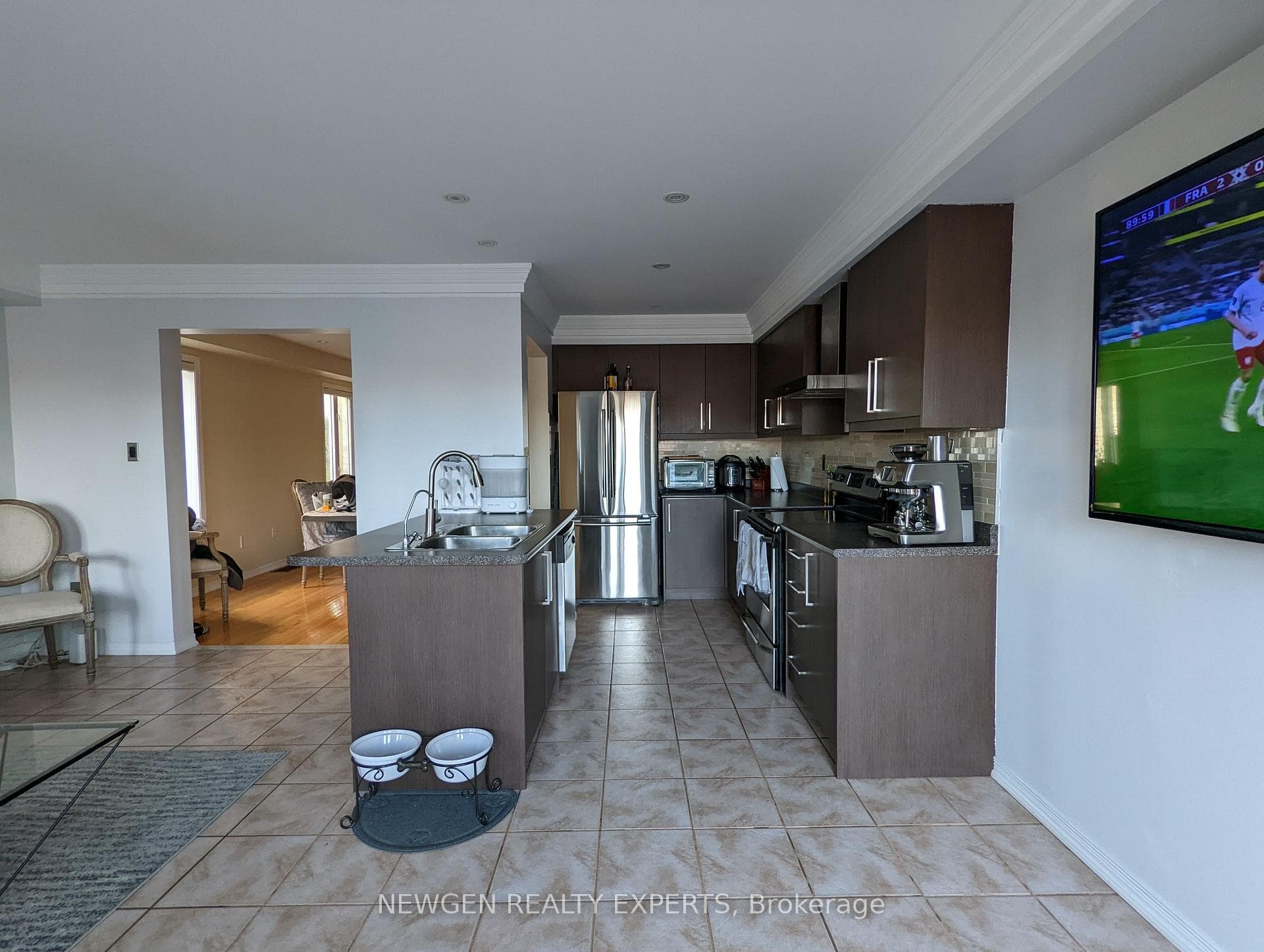 122 River Rock Crescent photo 31