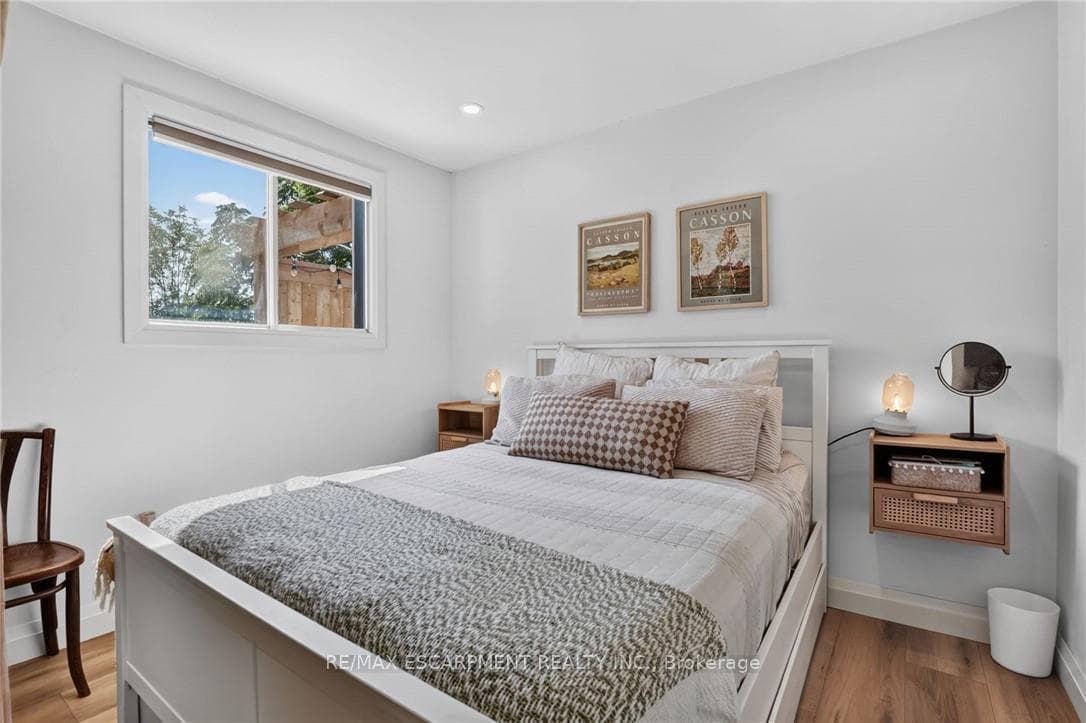 5242 Canborough Road photo 24