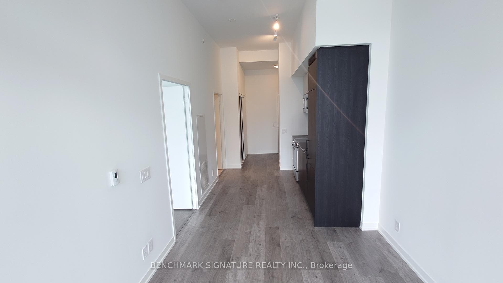 285 Dufferin Street Unit 512 photo 12
