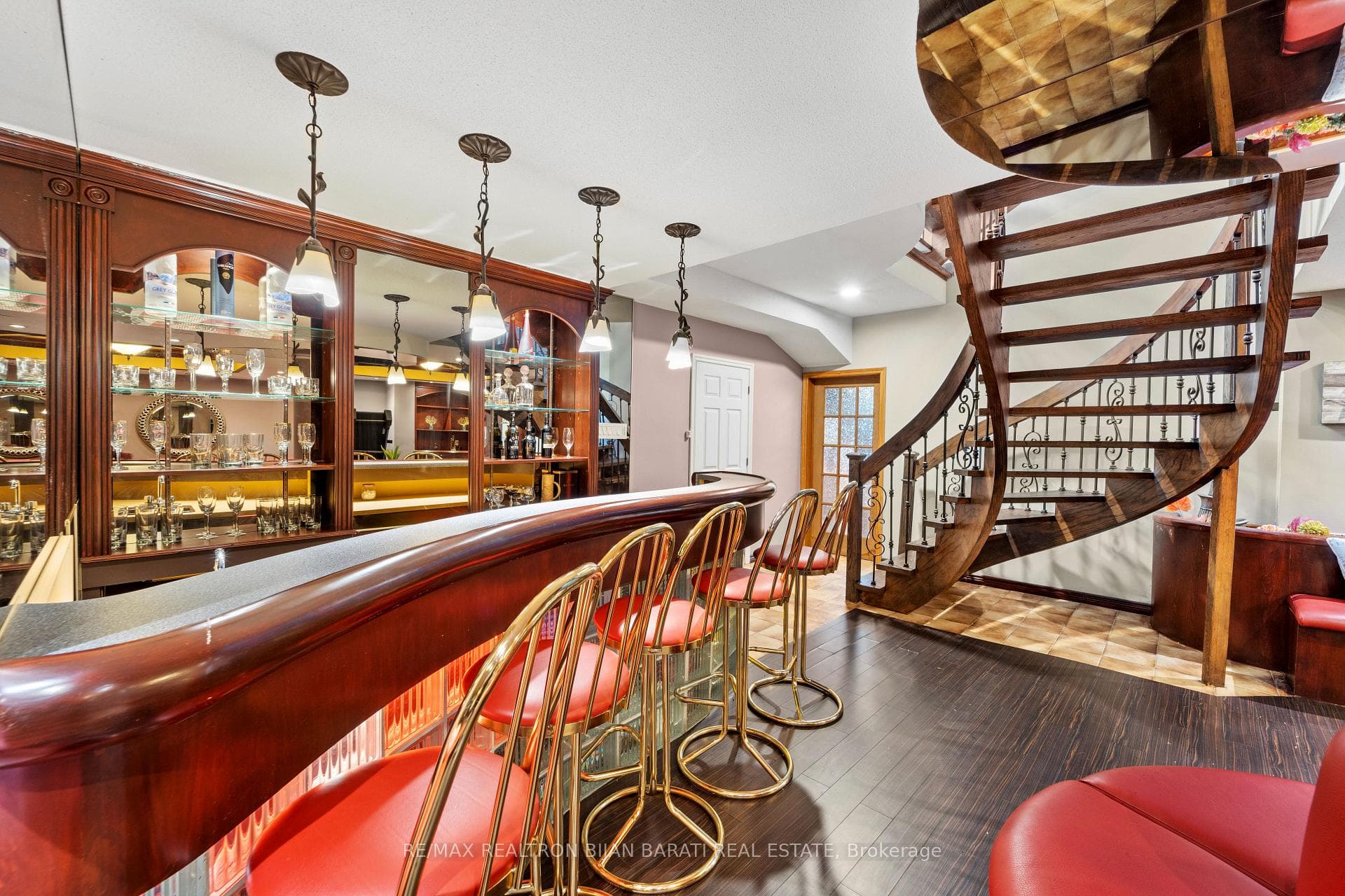 85 Garnier Court photo 34
