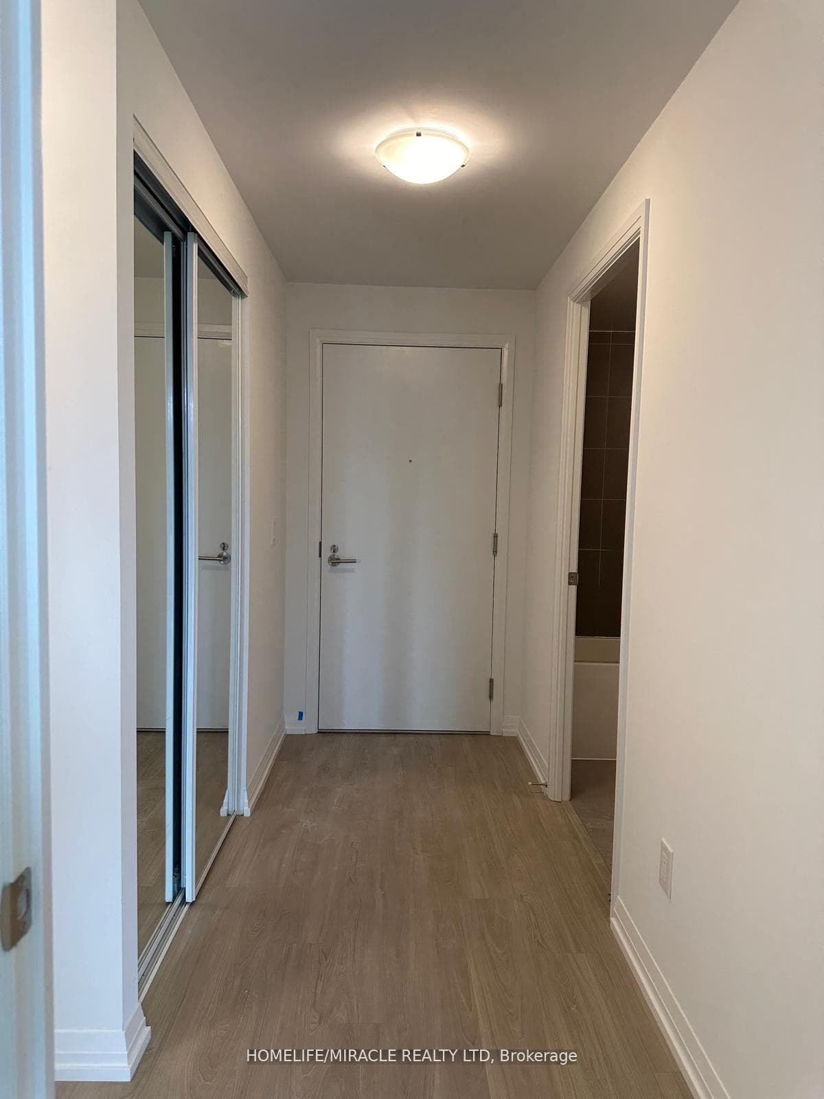 28 Widmer Street Unit 3927 photo 10
