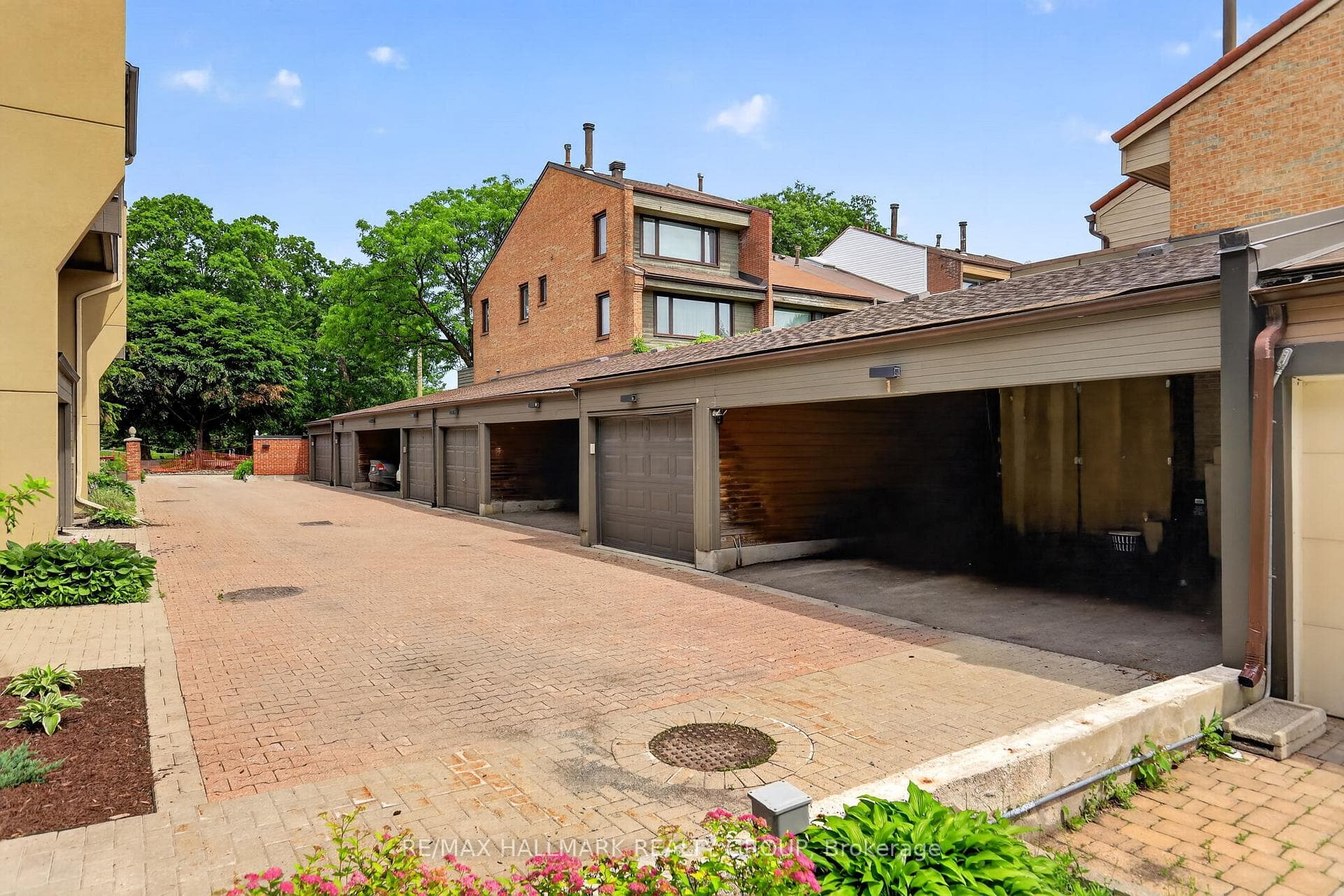 290 CATHCART Street Unit 22 photo 45