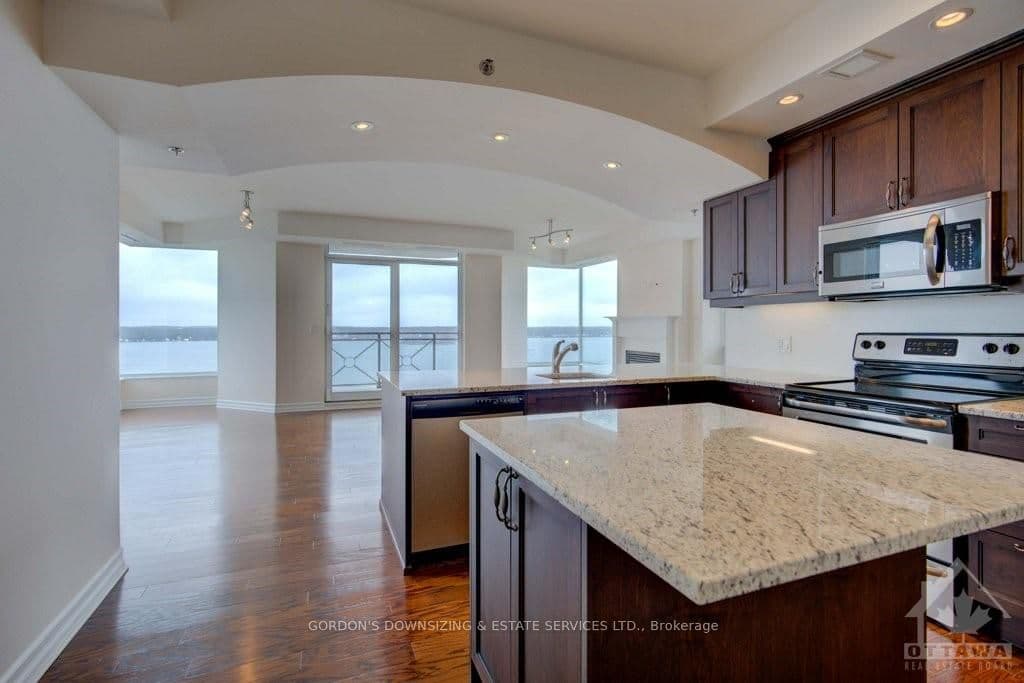 15 ST ANDREW Street Unit 1501 photo 11