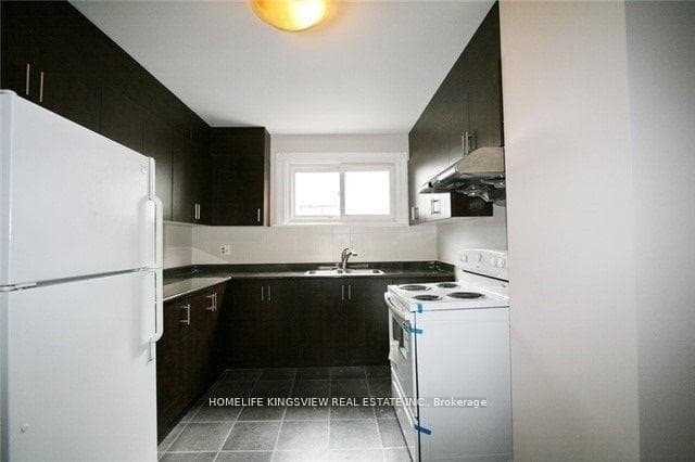494 Front Street photo 4
