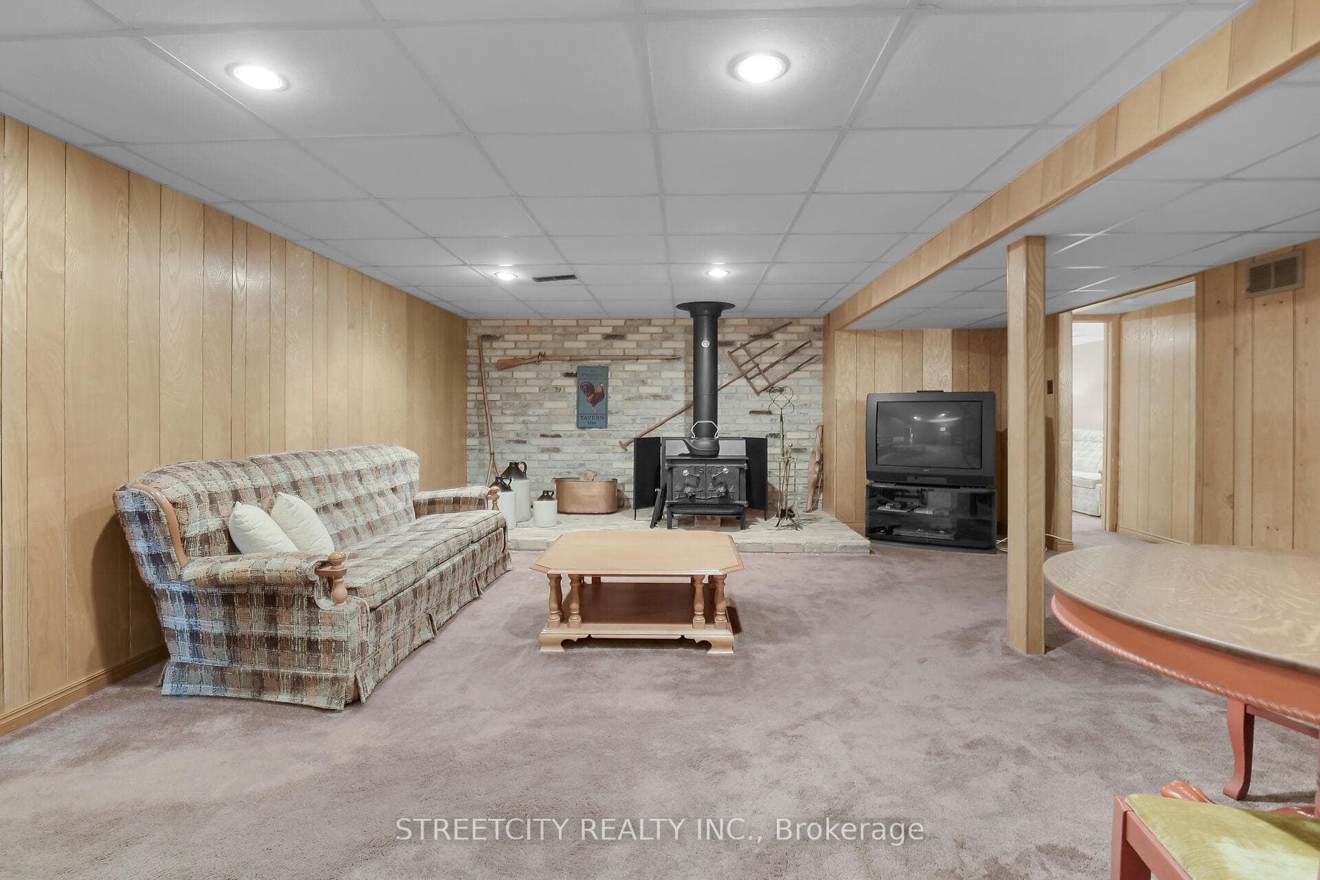 756 Glengyle Crescent photo 25
