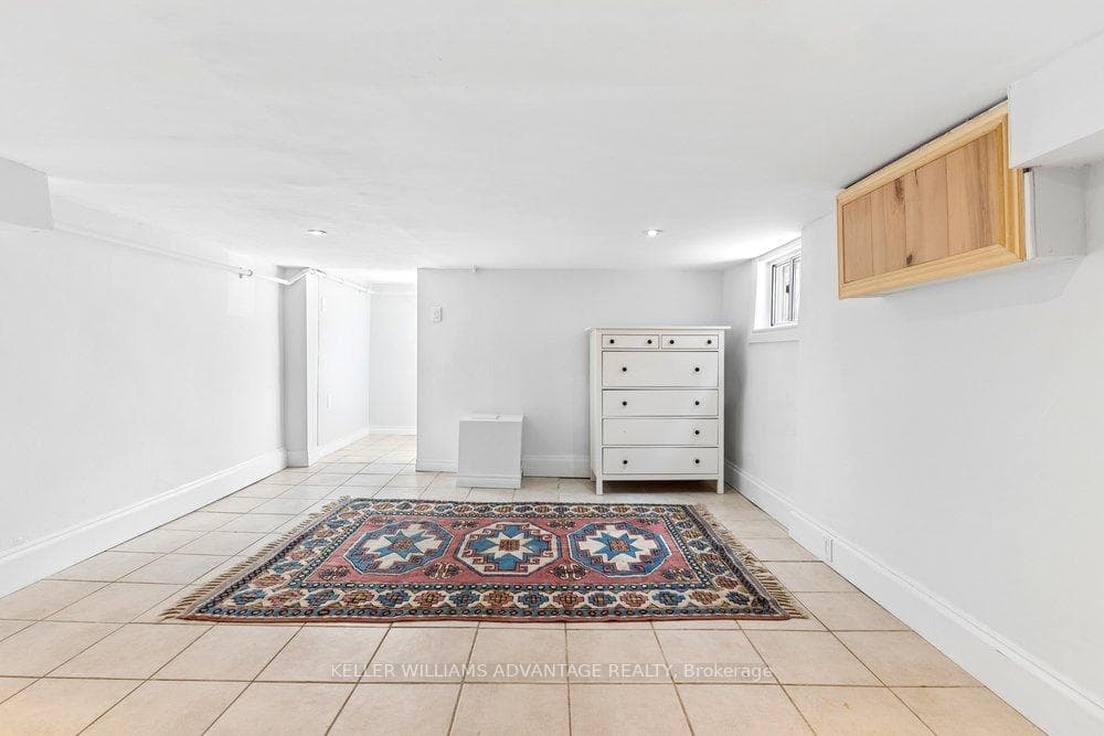 203 Blackthorn Avenue photo 41